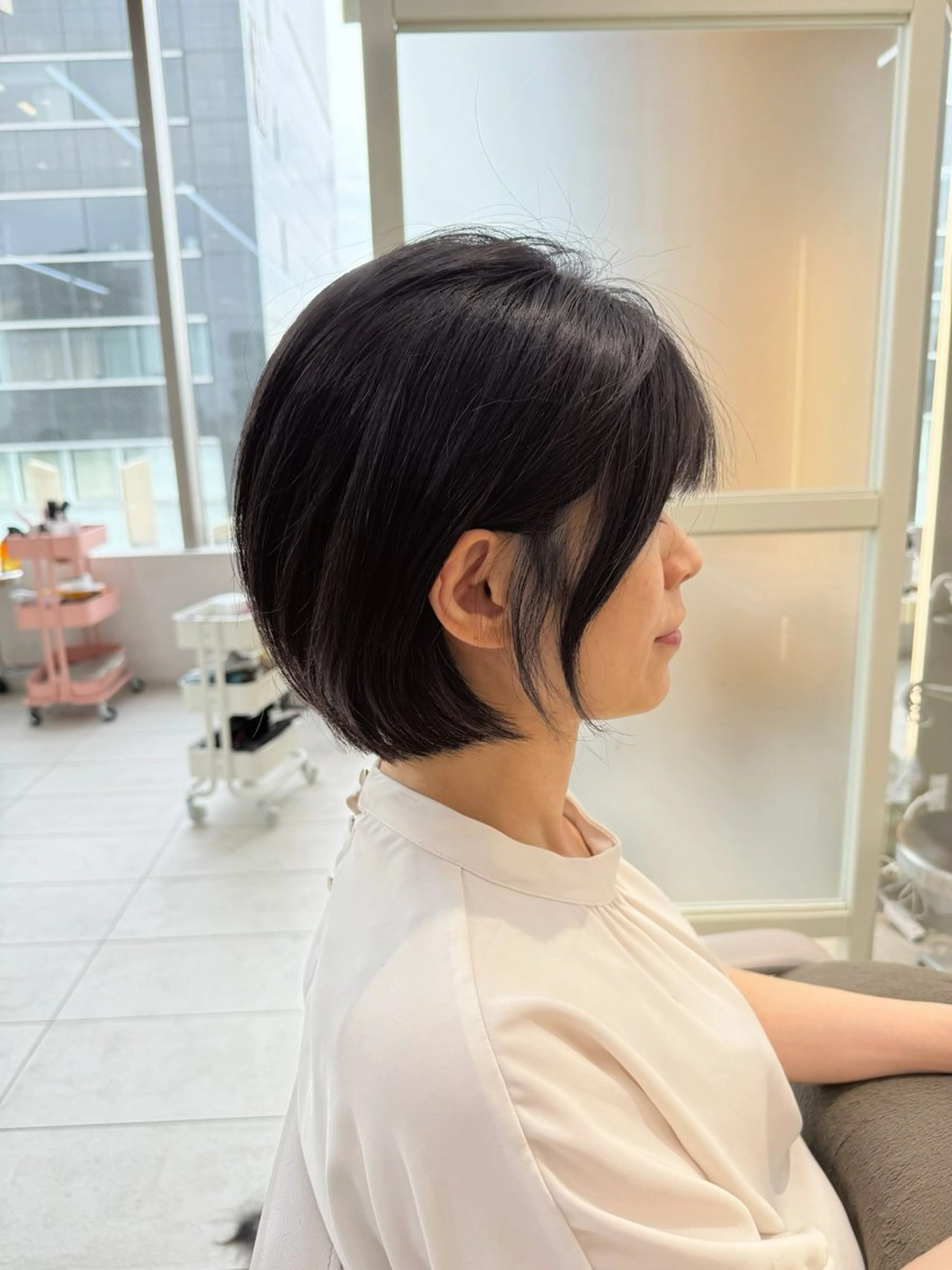 ショート レイヤーカット/ 顔まわり/アオイのヘアスタイル