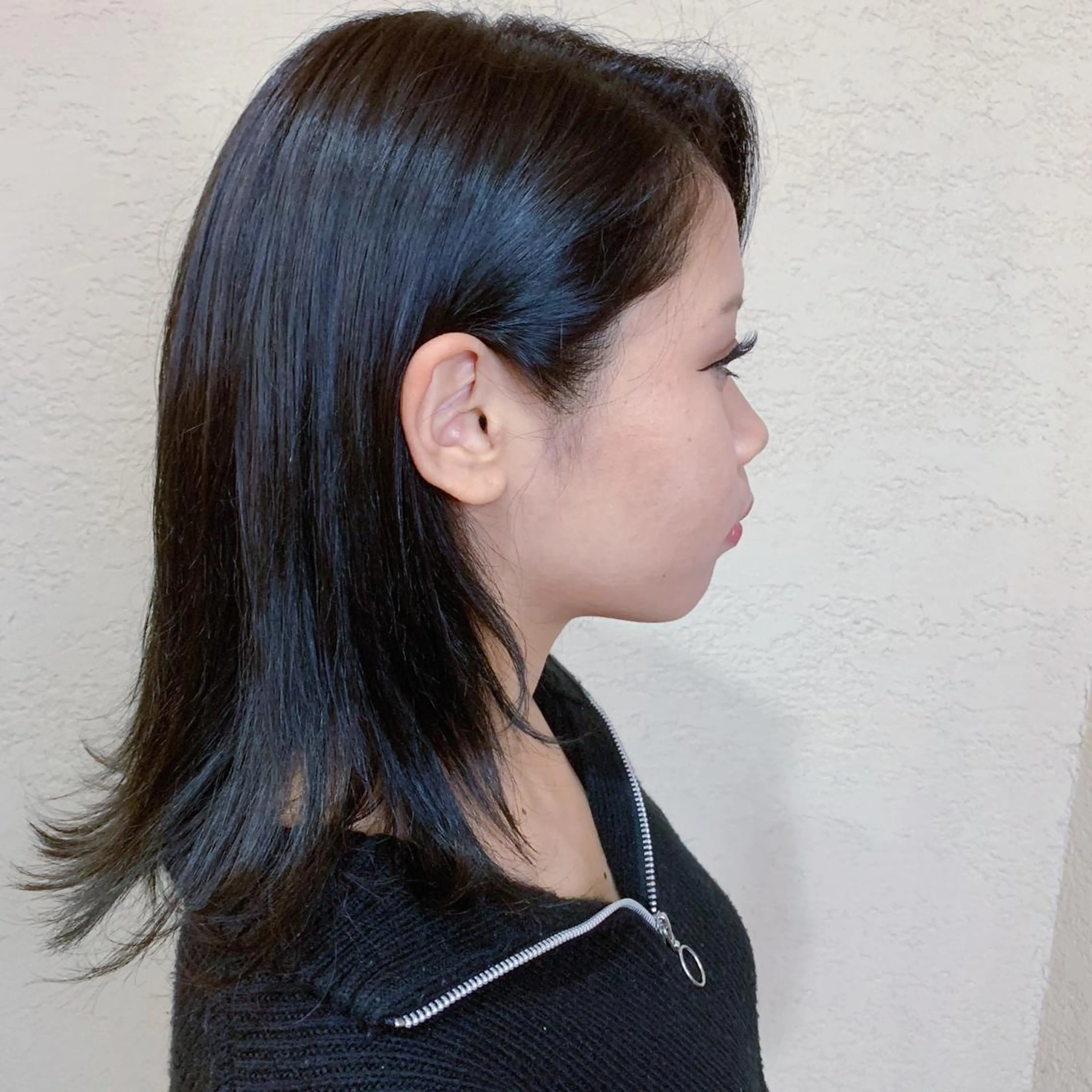 ミディアム カラー ブルーカラー ブルージュ 韓国×巻ける髪質改善 💍maki💍のヘアスタイル