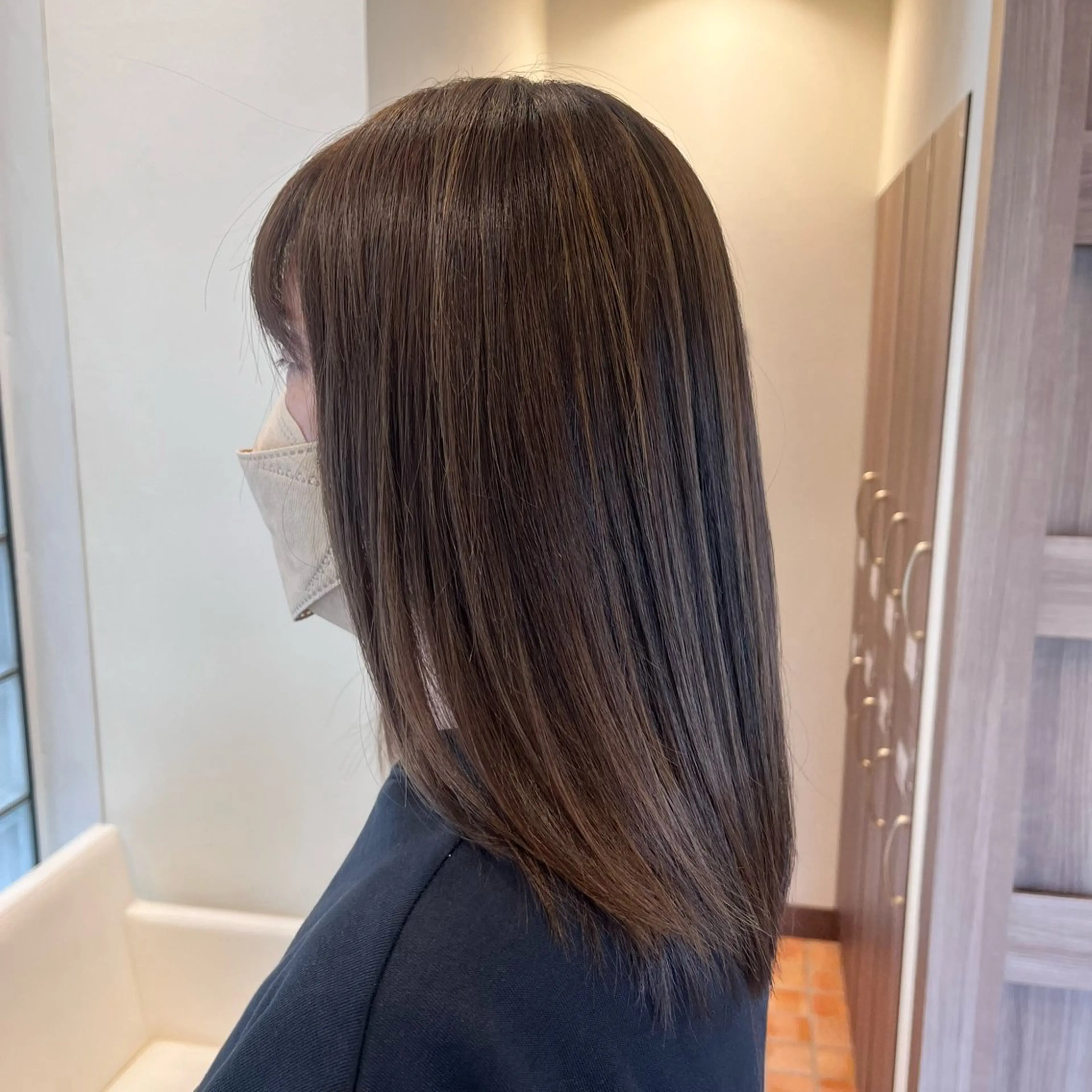 セミロング カラー カット ヘアカラー ナチュラル暖色カラー 🤎 佐藤栞のヘアスタイル