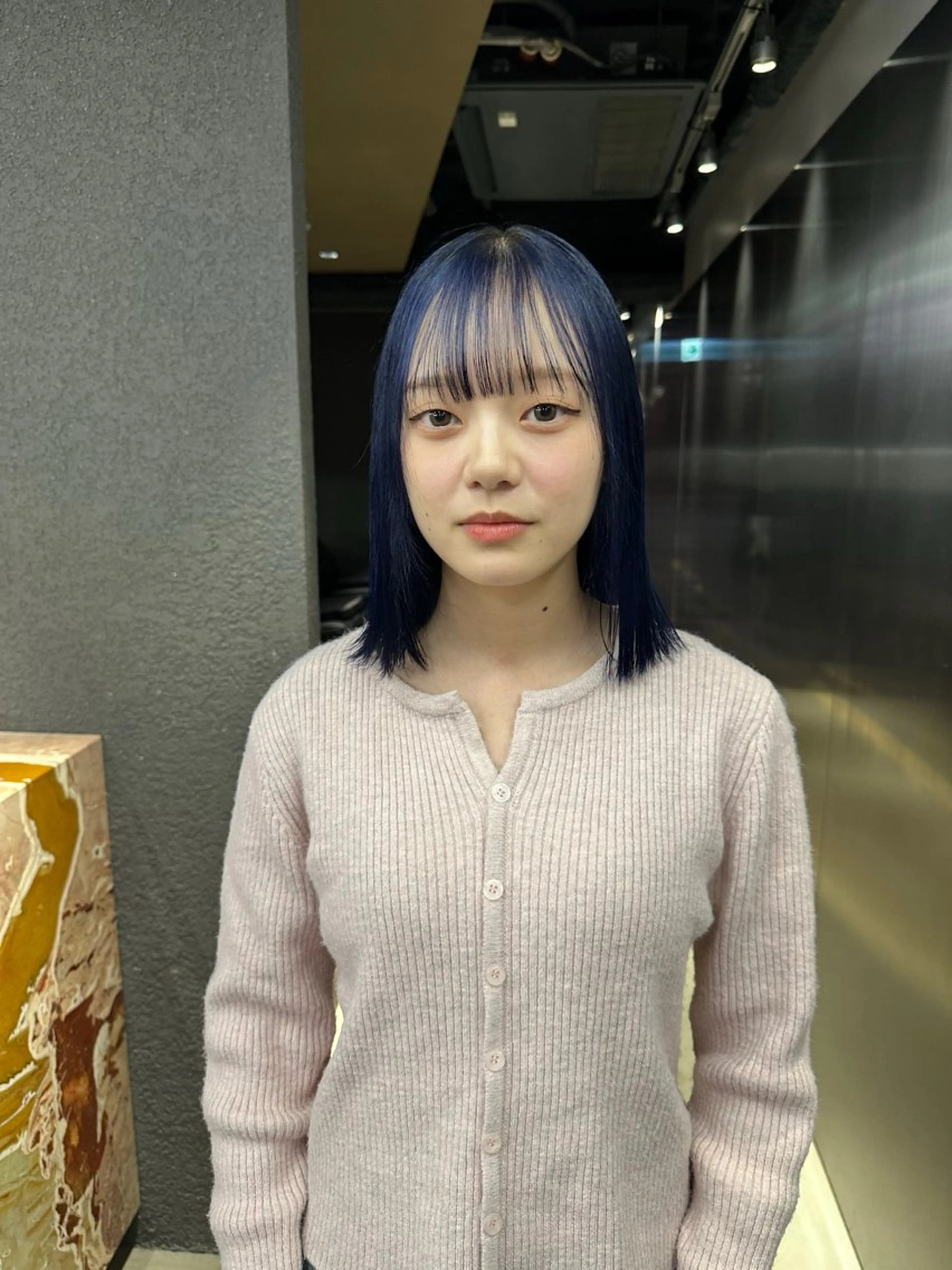 ショート カラー ブルーカラー ネイビーカラー ボブ カット ヘアカラー トリートメント 鈴木/ミルクティー/ ブリーチ/ボブ/のヘアスタイル