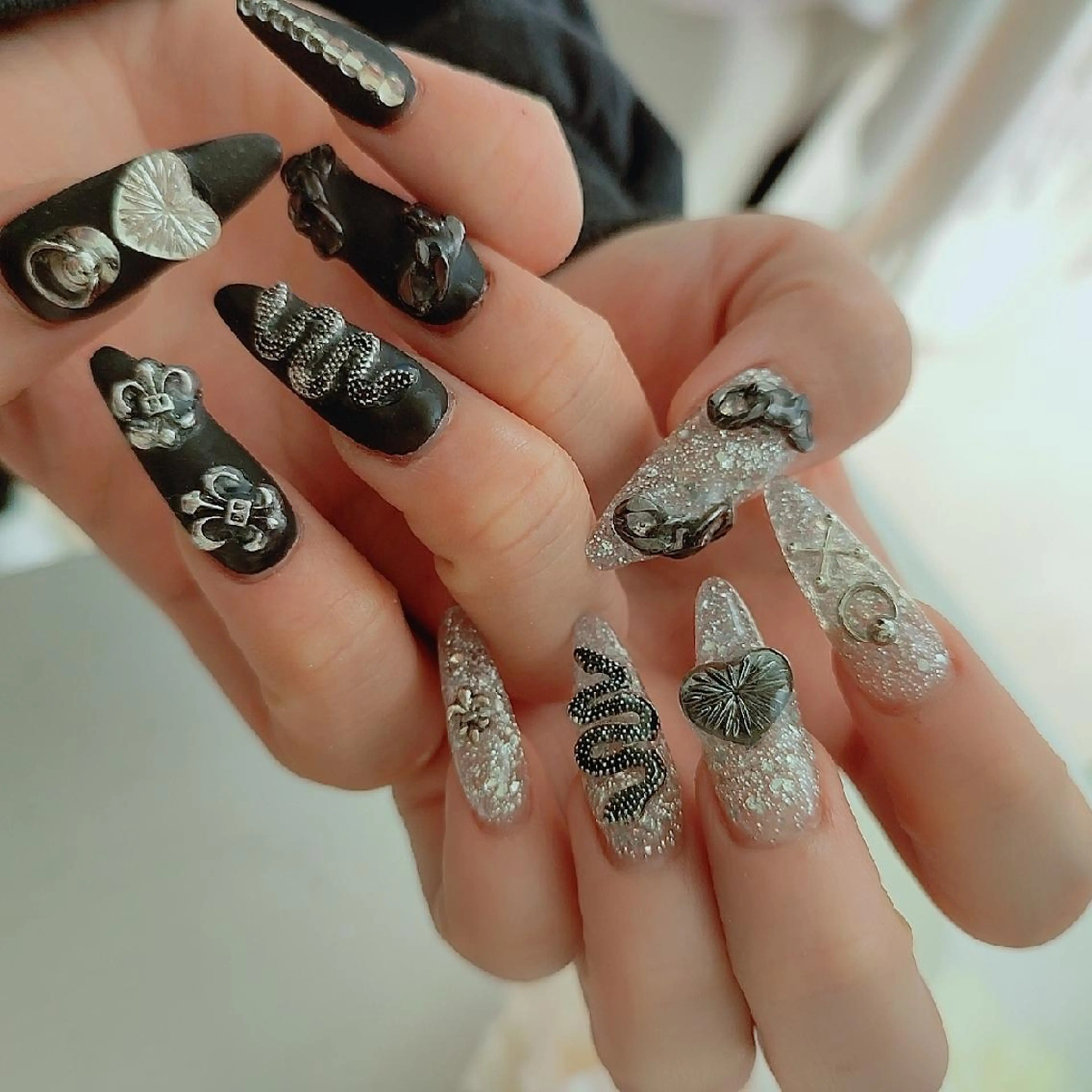 ネイル ハンドネイル RUNWAY 　　の眉毛・アイブロウイメージ