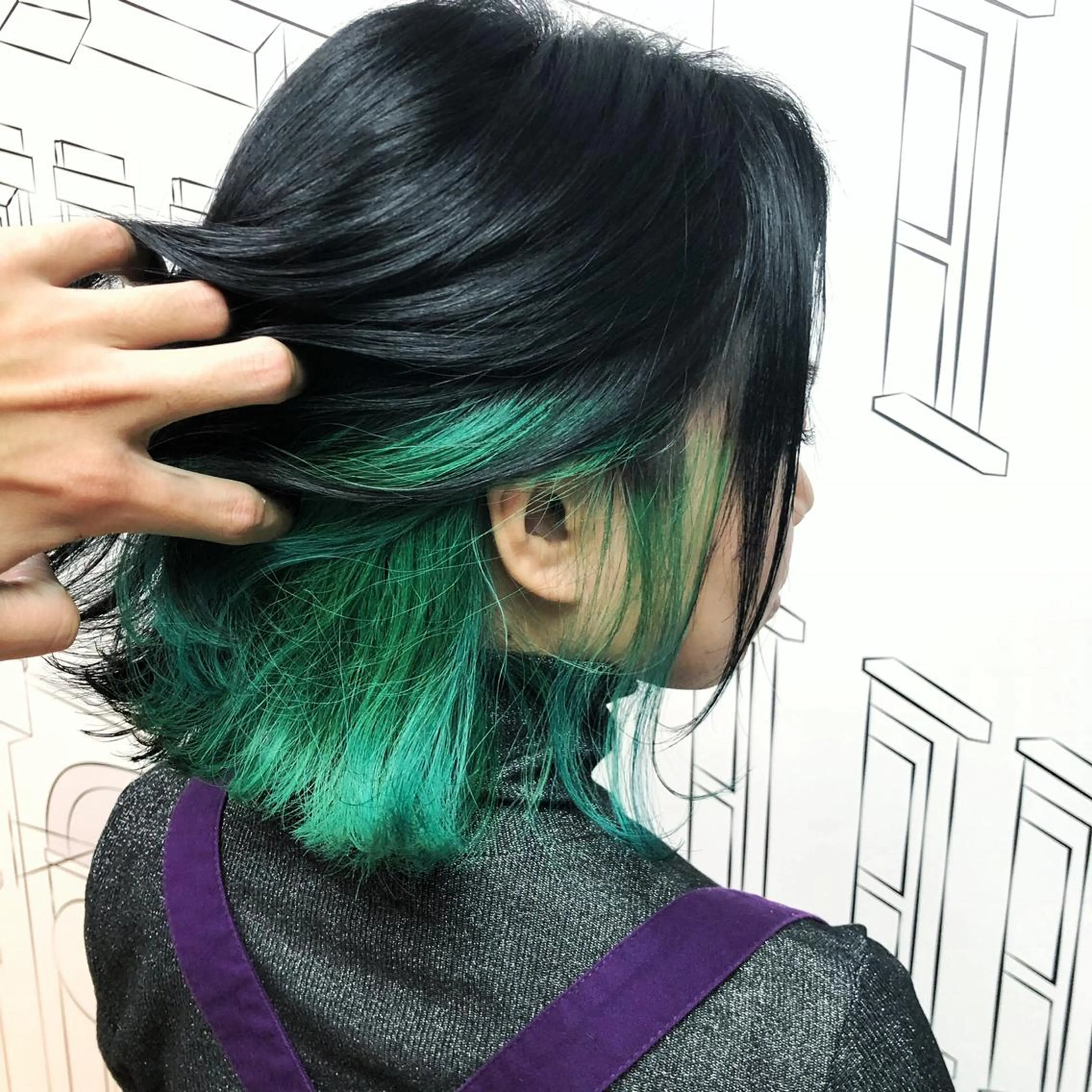 ミディアム カラー エメラルドグリーン インナーカラー レイヤー⭐️カラー ⭐️平川雅史のヘアスタイル