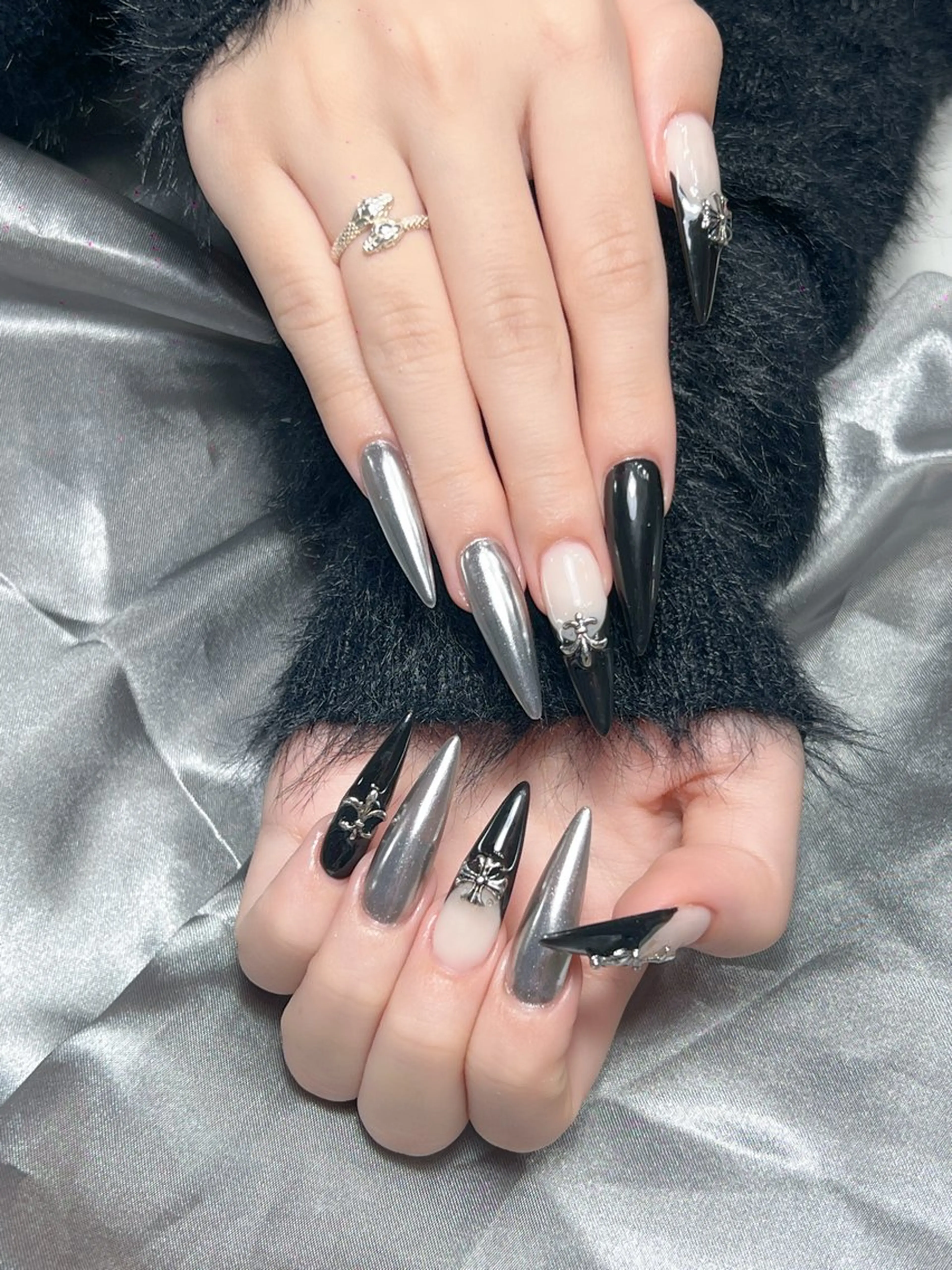 ネイル LEELA NAIL STUDIO所属・LEELA NAIL STUDIOのネイルデザイン