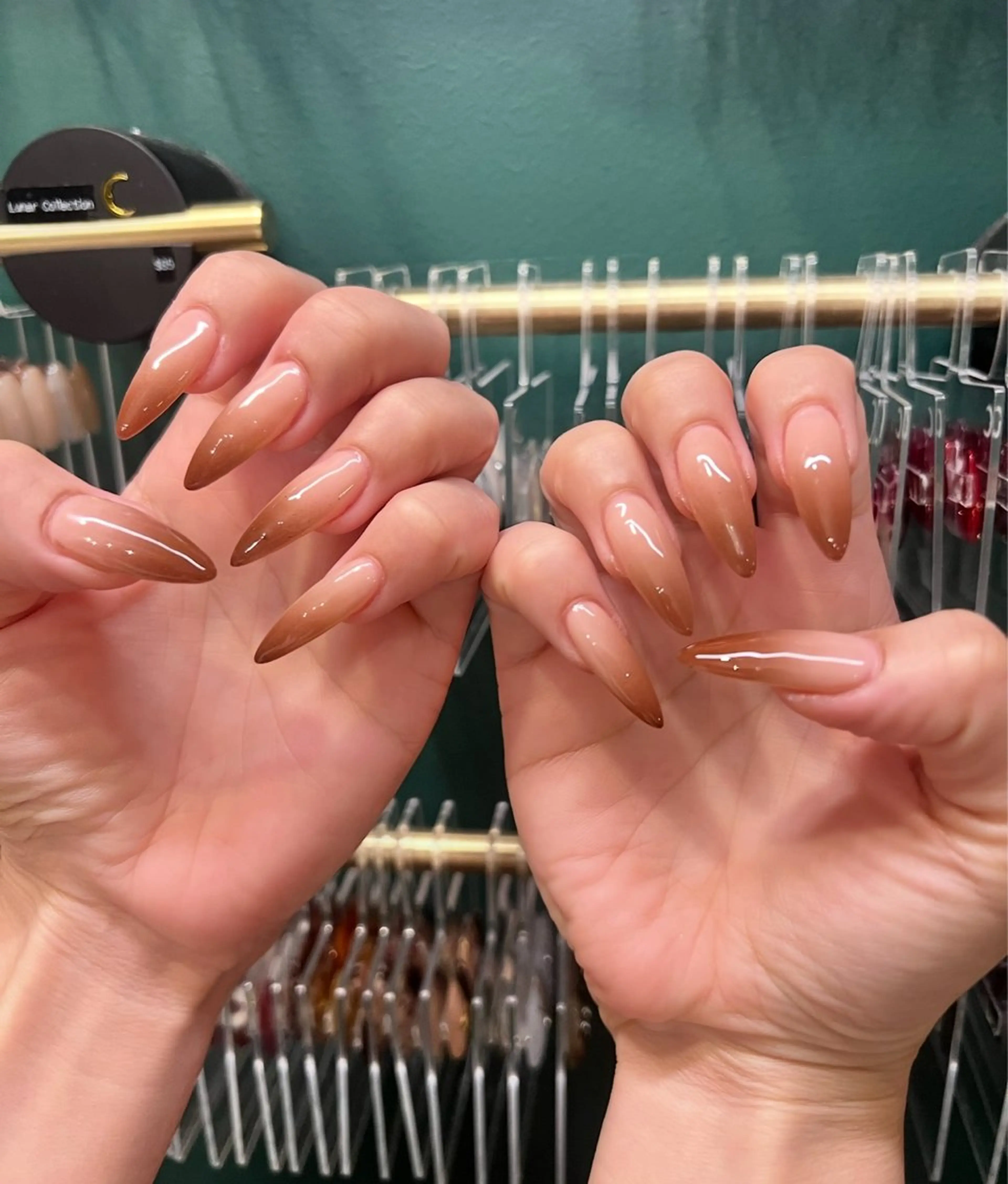 ネイル グラデーション AURORA eyelash&nail salon アメ村店所属・🌏AURORA | RiRi🪐のネイルデザイン