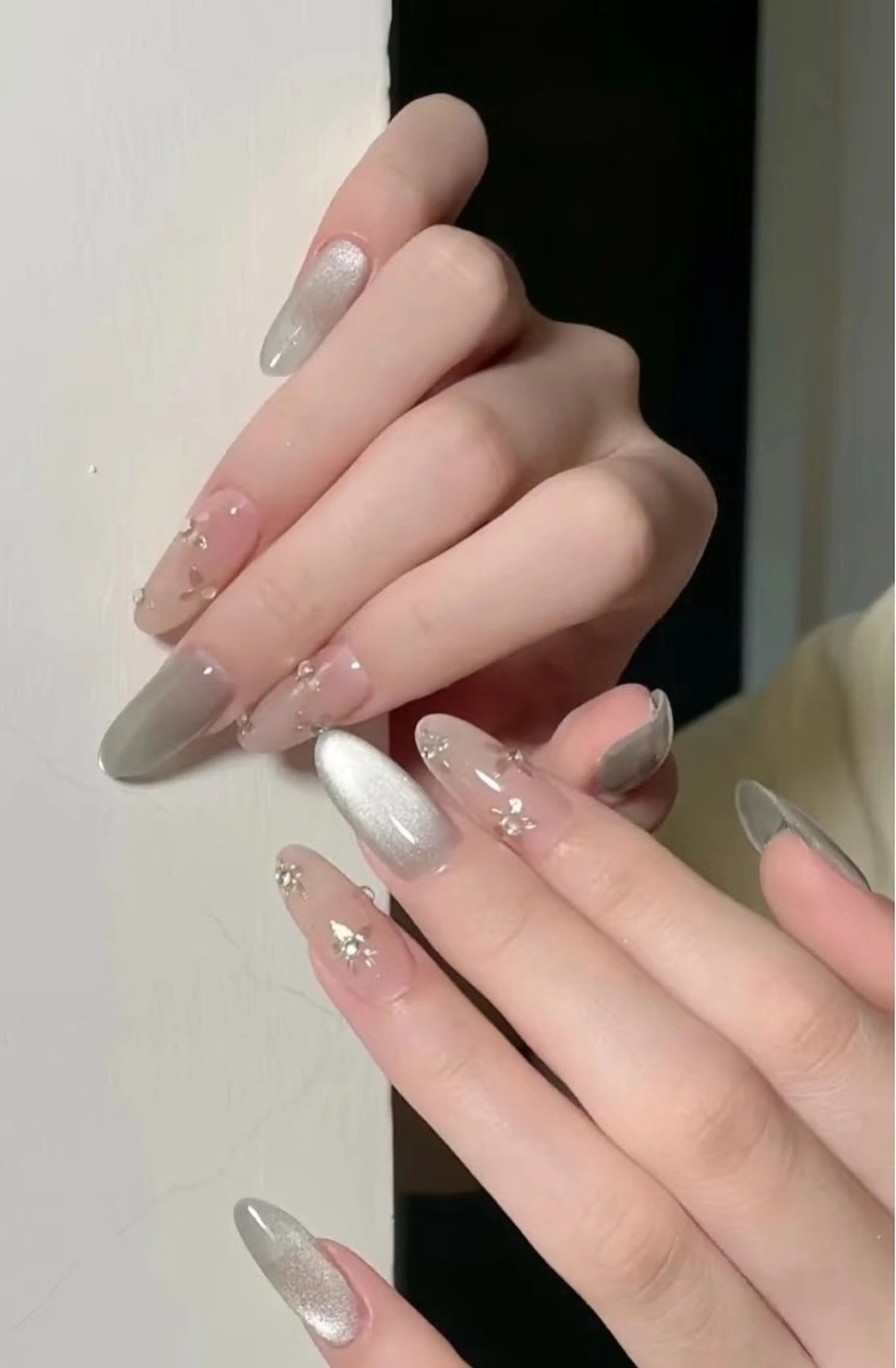 ネイル 高木 維麗絲のネイルデザイン