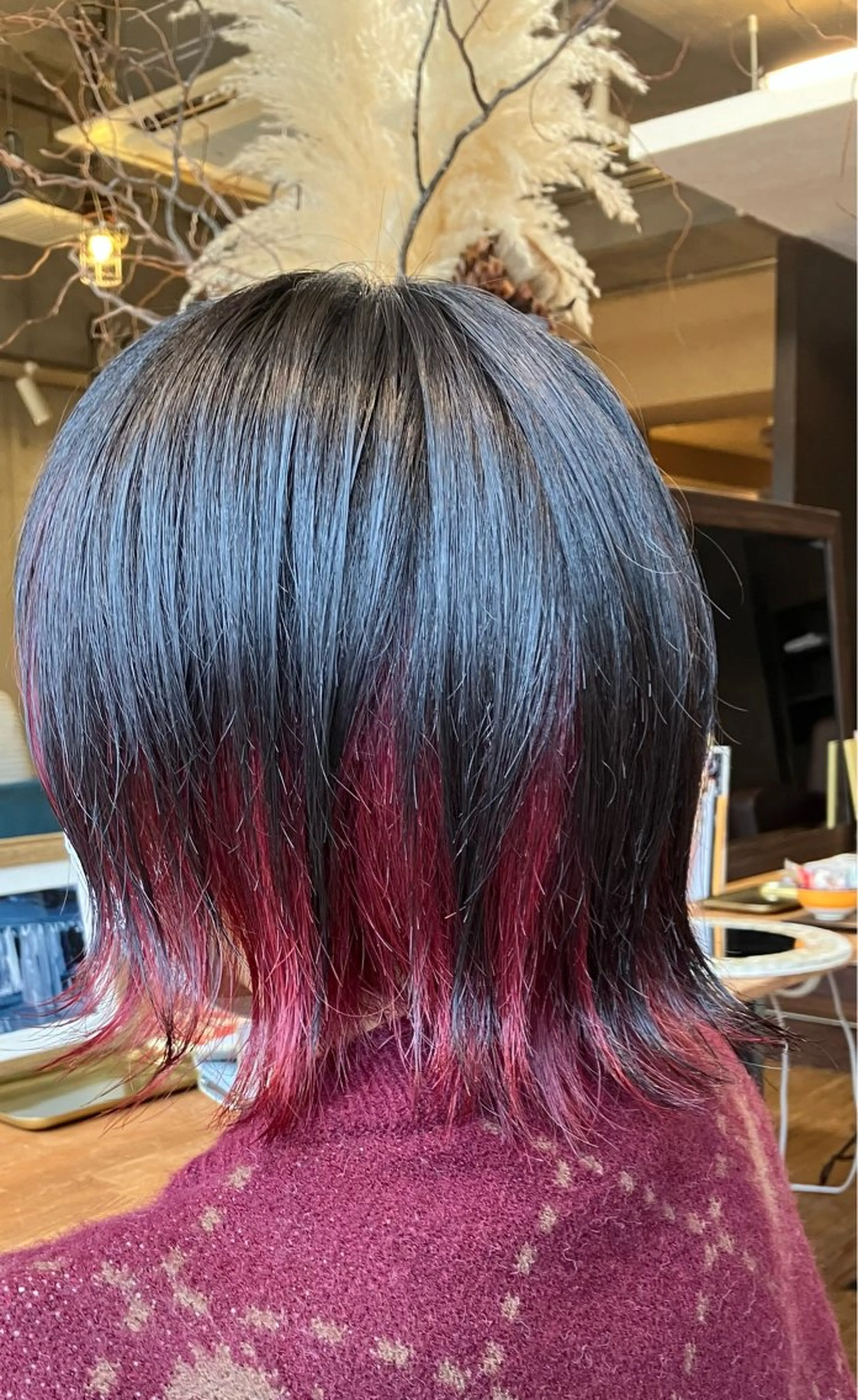 ミディアム カラー ダブルカラー インナーカラー レッドカラー BEACH　HAIR&NAIL所属・両国駅徒歩1分⭐️ アイロン仕上げのヘアスタイル