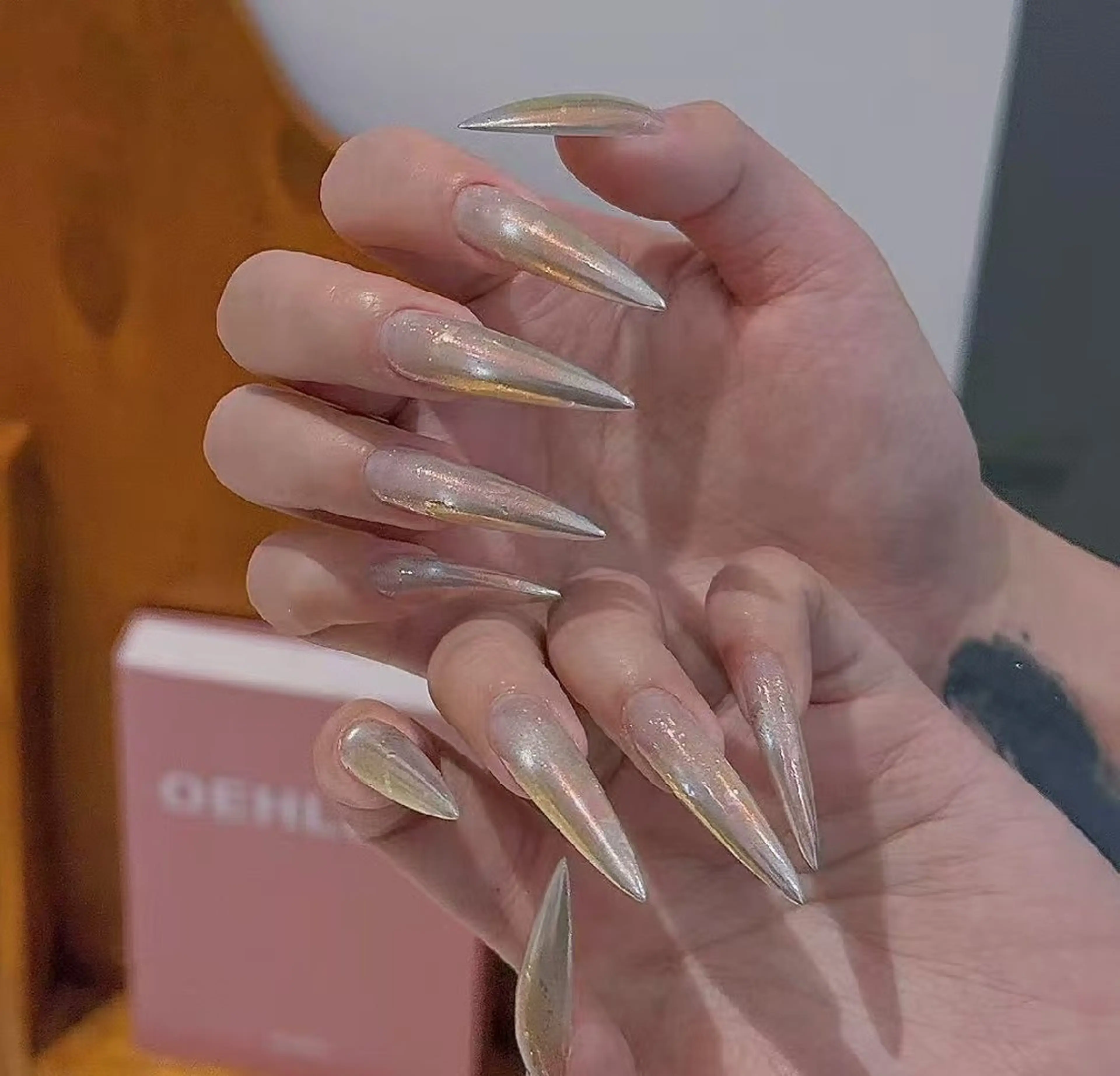 ネイル オーロラネイル フラワーネイル フットネイル フレンチネイル ジェルネイル ハンドネイル Oomiya 服部のネイルデザイン