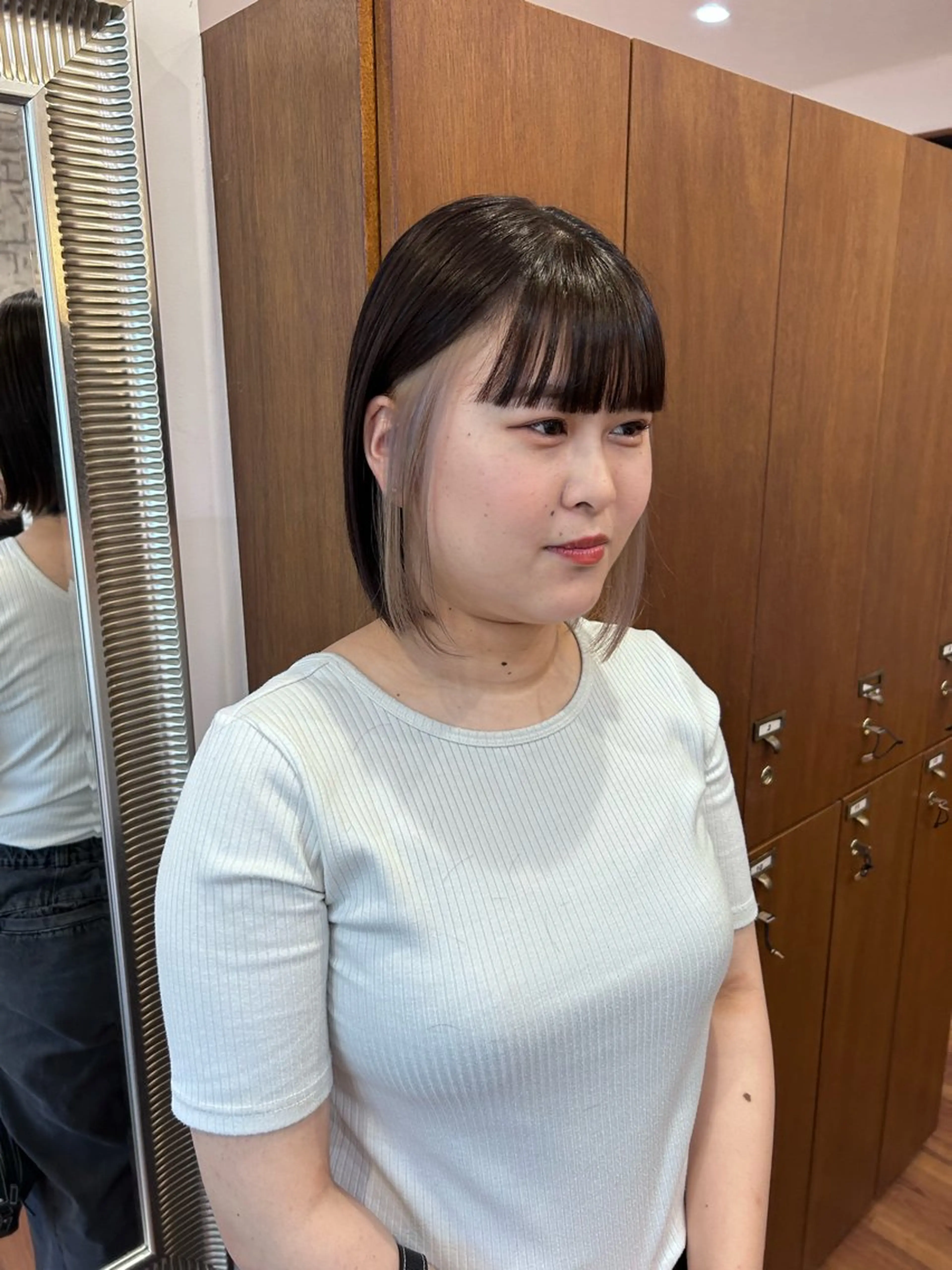 ショート カラー イヤリングカラー カット ヘアカラー トリートメント 廣瀬 美月のヘアスタイル