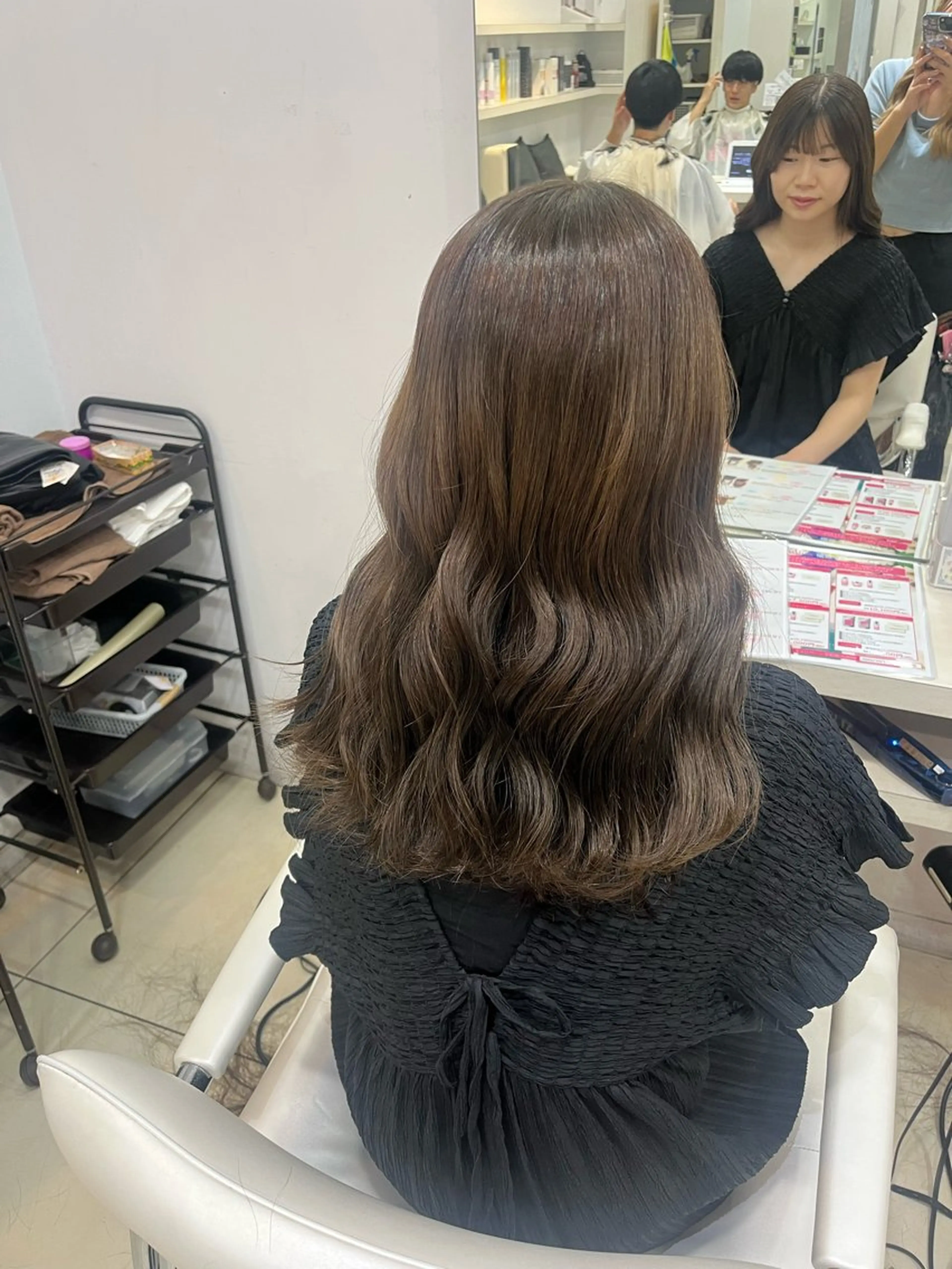 ミディアム ヘアカラー トリートメント 【髪質改善カラー】 あむ·. ⟡ 🖤のヘアスタイル