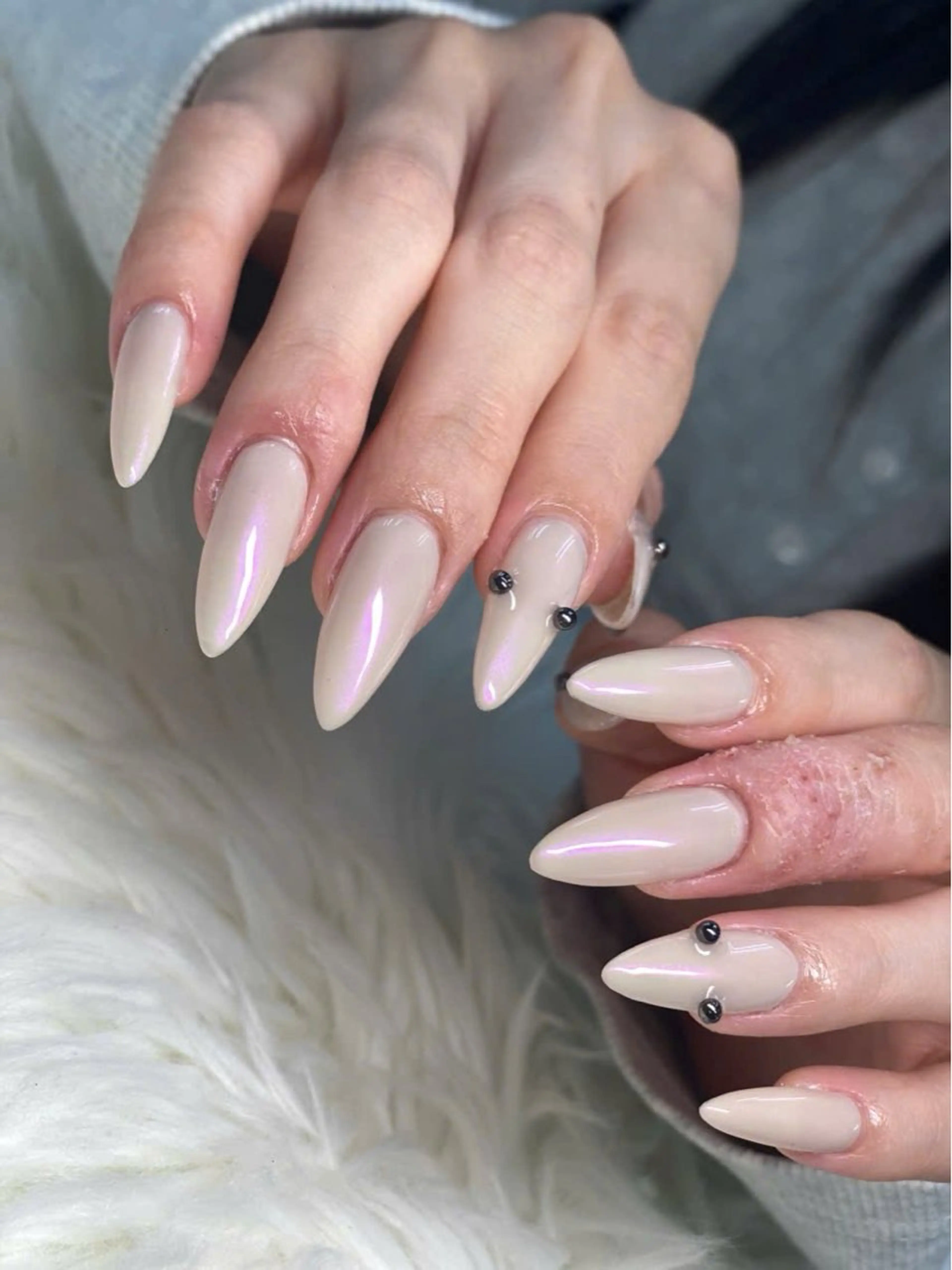 ネイル フレンチネイル グラデーション キラキラネイル 韓国ネイル マグネットネイル ハンドネイル ハンドケア Hara Nail 【パラジェル使用】のネイルデザイン