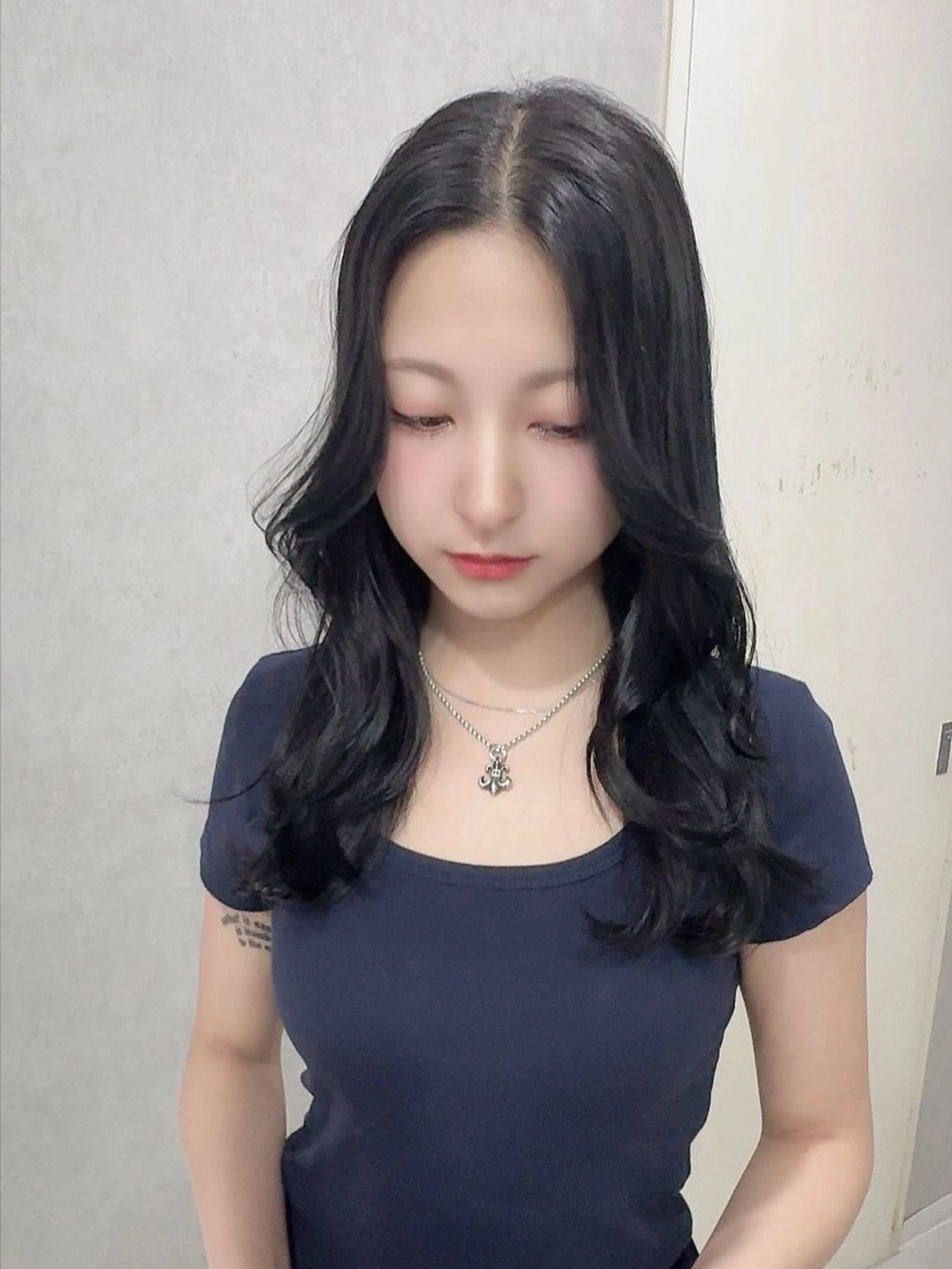 ロング カラー アッシュ アッシュブラウン ベージュカラー 黒髪 ブリーチ カット ヘアカラー トリートメント 赤み無し柔らかカラー 【梅田】madokaのヘアスタイル