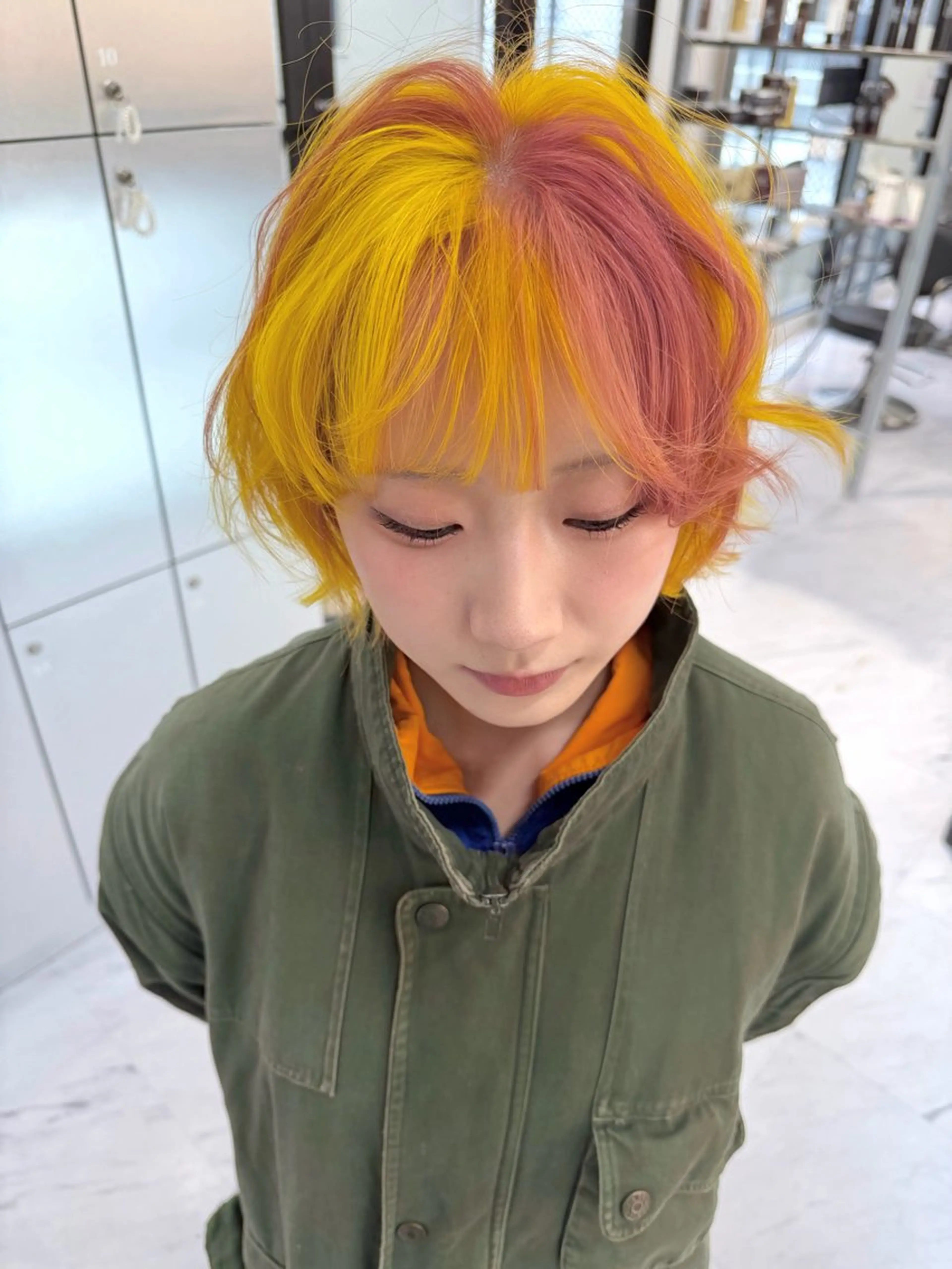 ショート カラー ボブレイヤー ベージュカラー ブリーチ ケアブリーチ デザインカラー ヘアカラー トリートメント TATSUブリーチ/ ミルクティーベージュのヘアスタイル