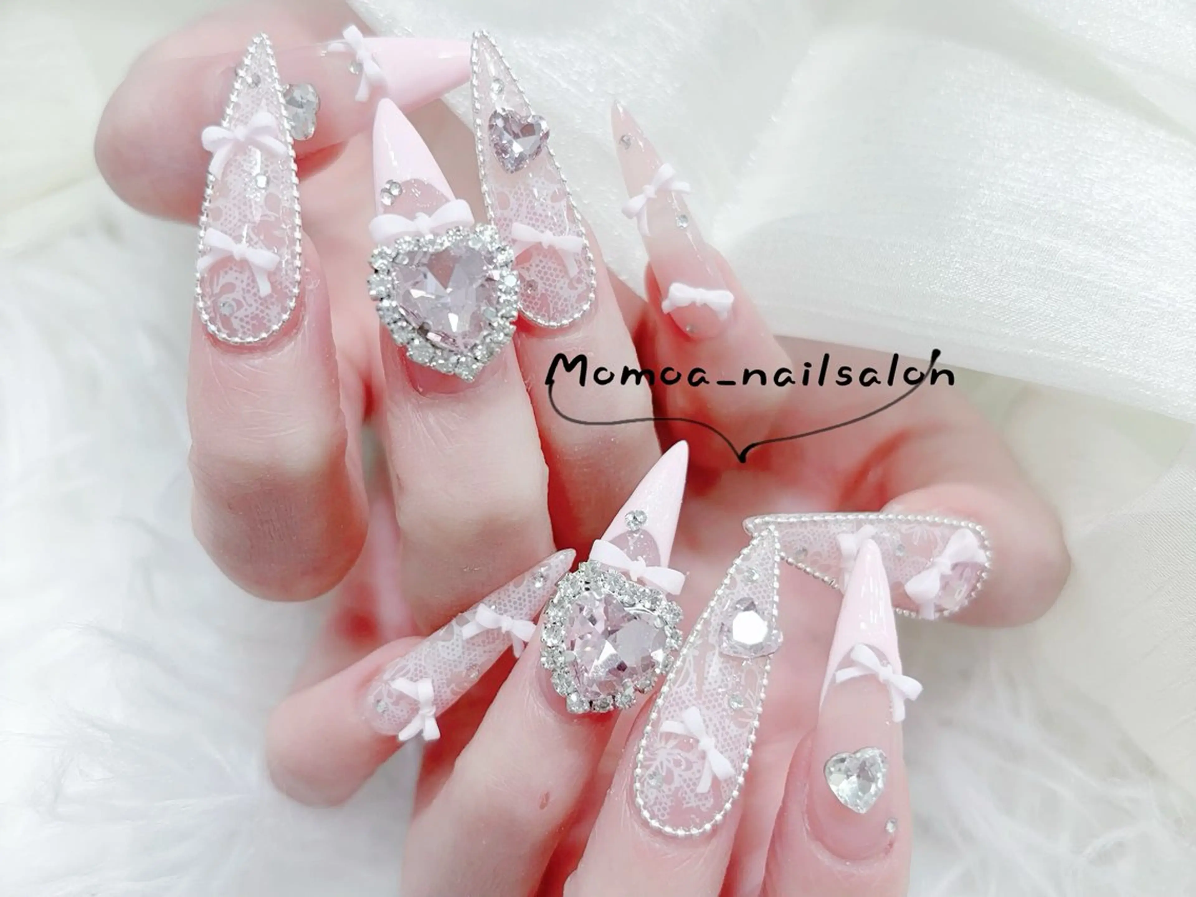 ネイル キラキラネイル マグネットネイル スカルプネイル 冬ネイル クリスマス ハンドネイル kawaiiko サロンのネイルデザイン