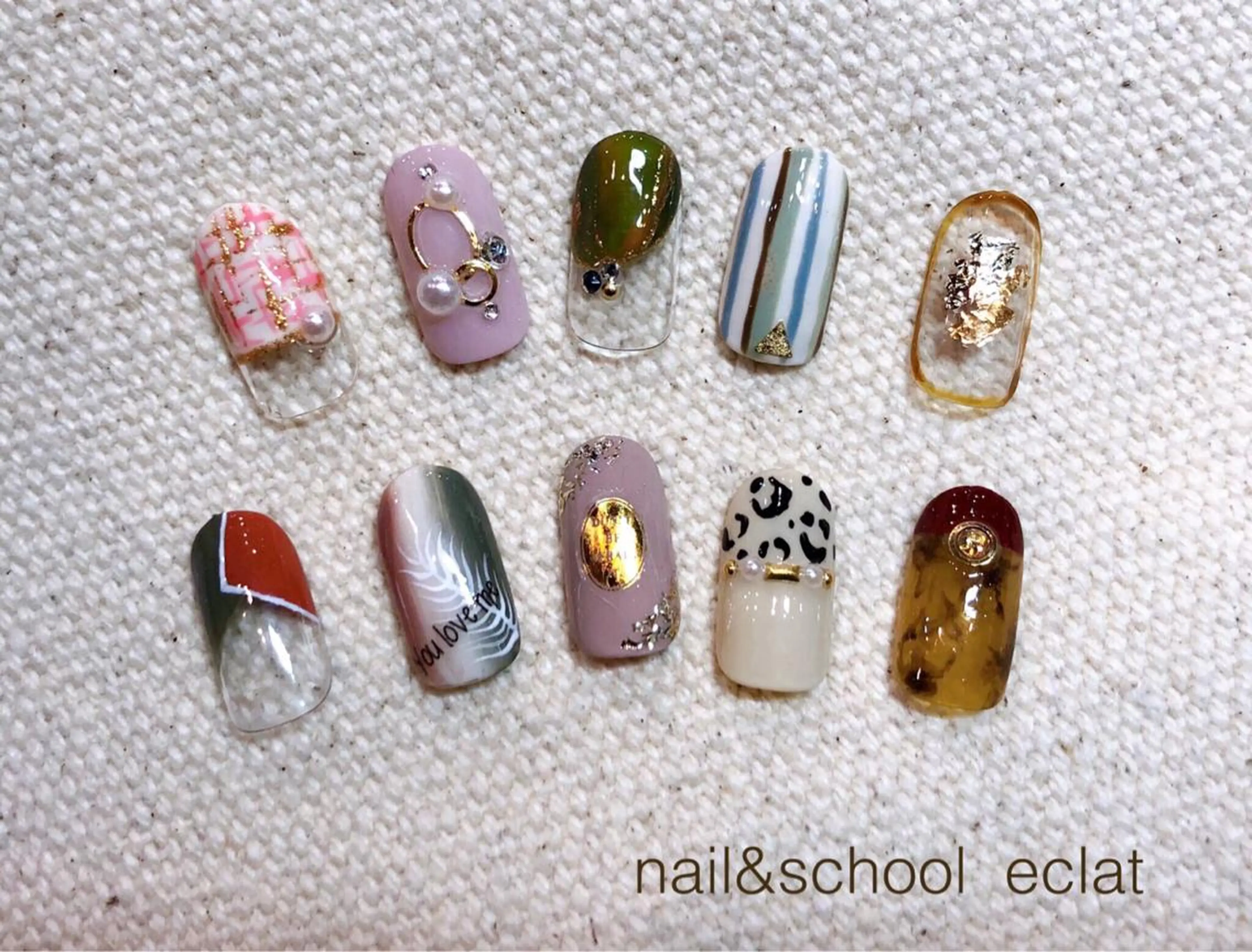 ネイル アートネイル フレンチネイル グラデーション ワンカラーネイル 逆フレンチ ハンドネイル センター南 eclatのネイルデザイン