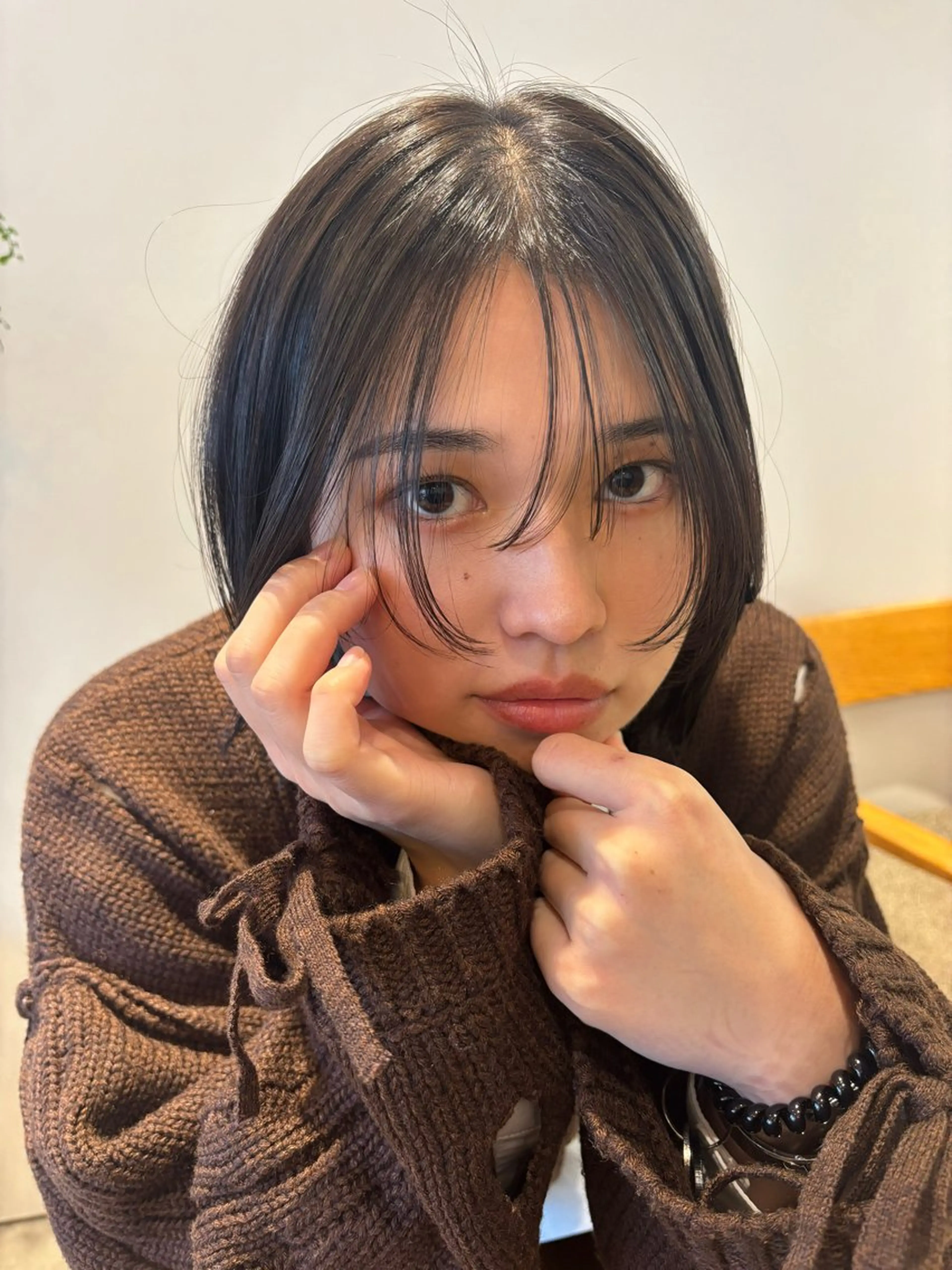 ショート カラー 顔まわりレイヤー 顔周りカット レイヤーカット カット ヘアカラー トリートメント 🫧nari🫧 谷町 大阪のヘアスタイル