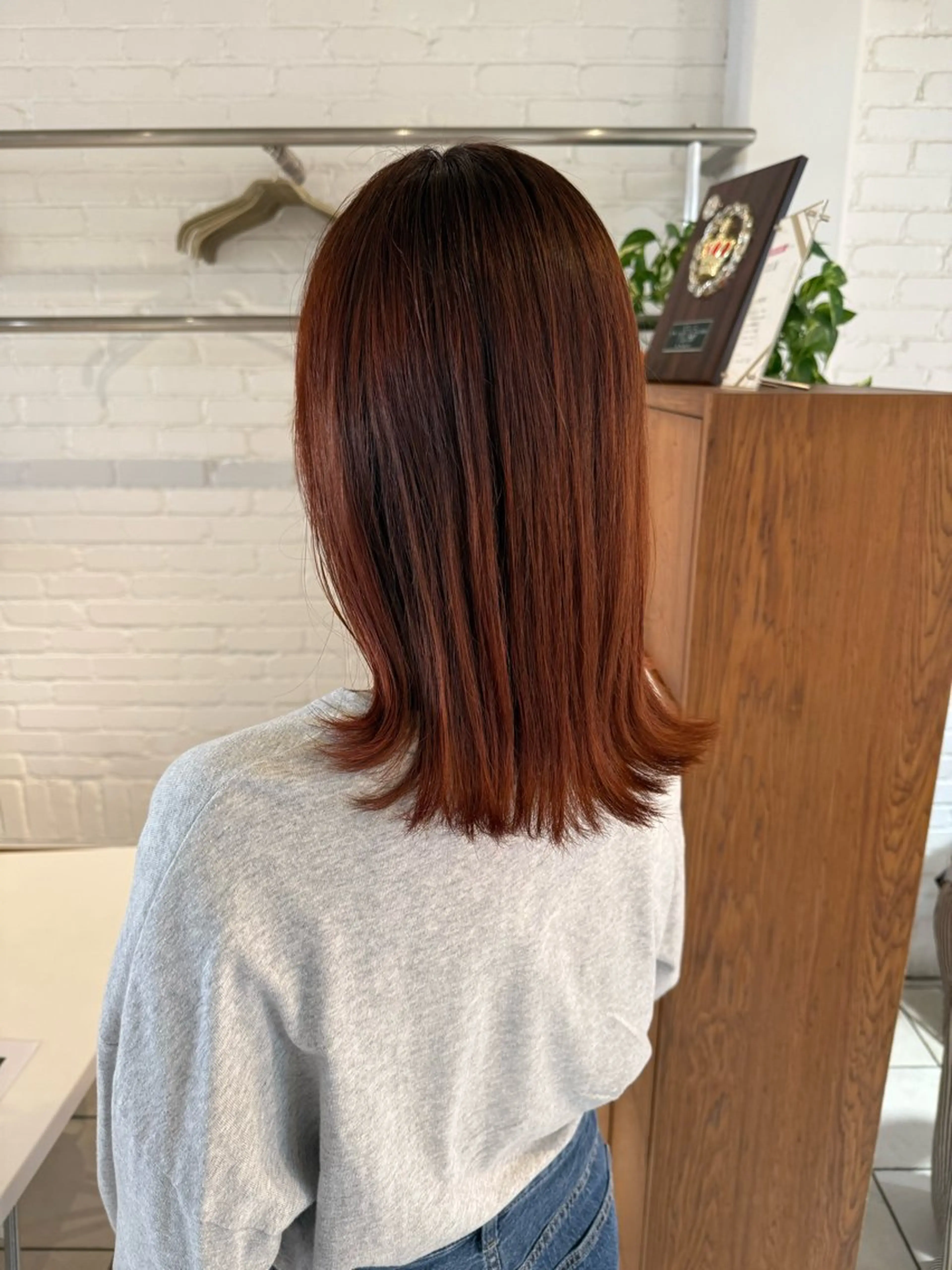 セミロング 🌟デザインカラー 🌟コノミ🌟のヘアスタイル