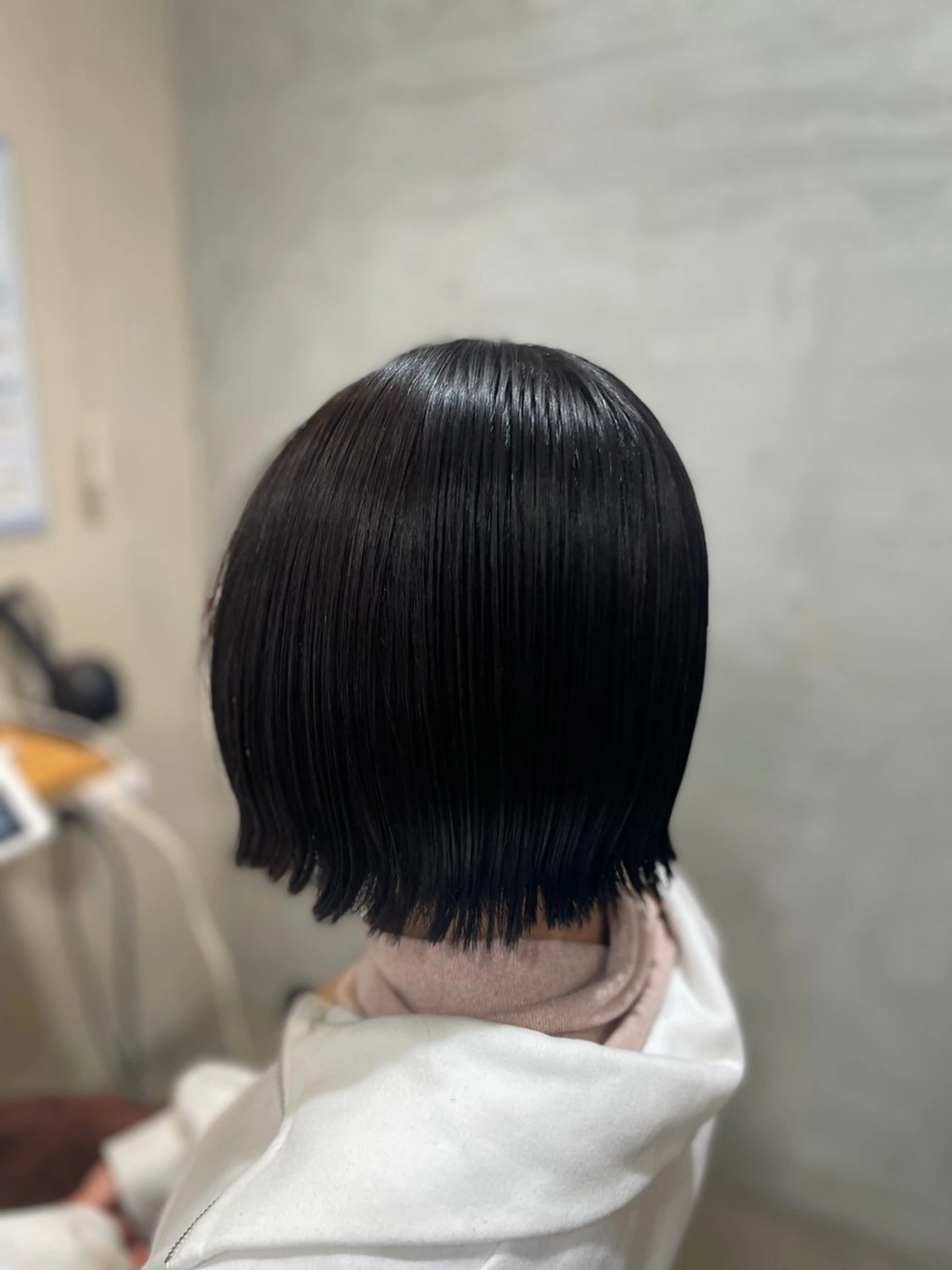 ミディアム 切りっぱなしボブ ボブ カット momoka 女性限定のヘアスタイル