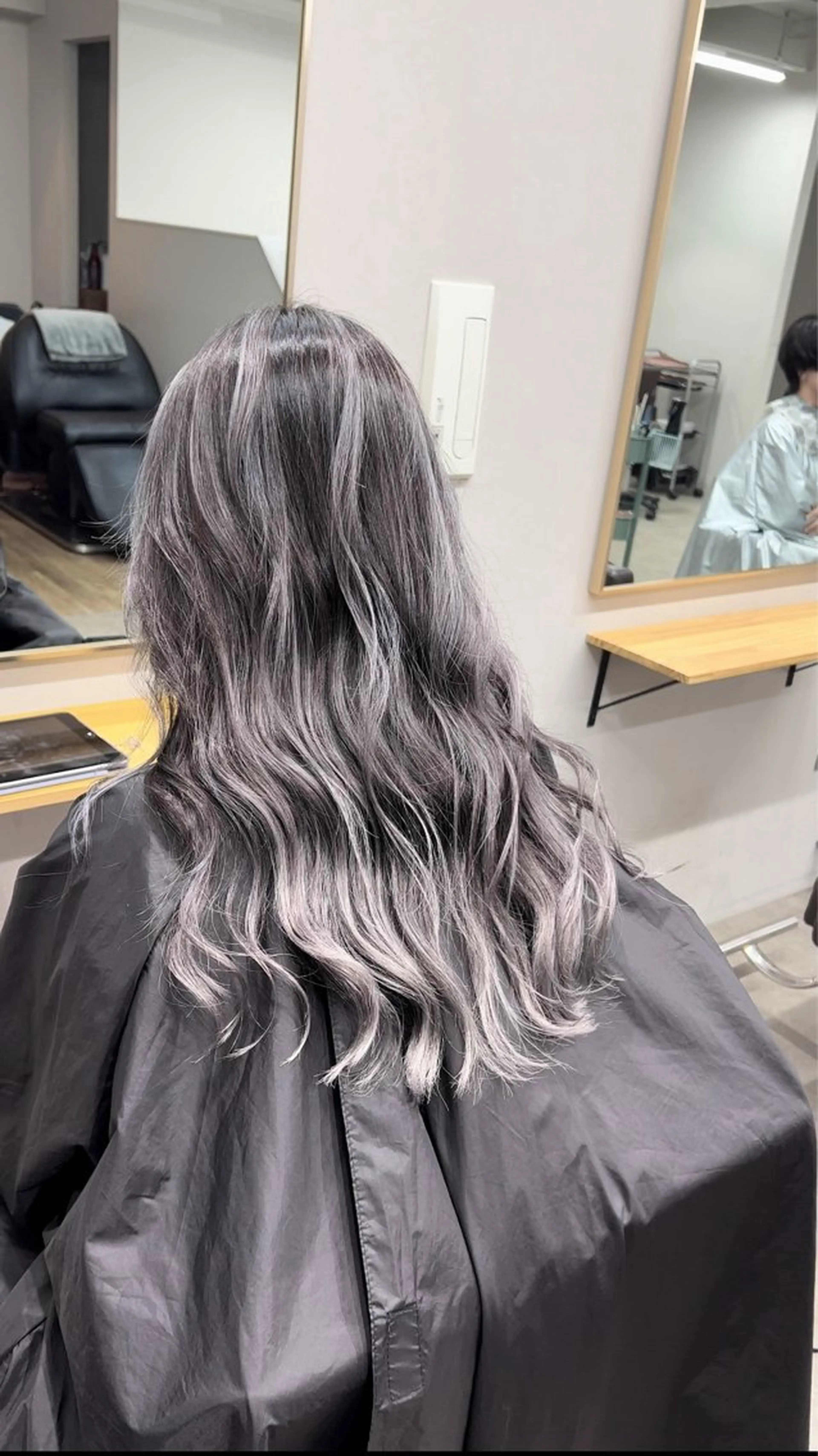 バレイヤージュorシャドウルーツカラー(2回ブリーチ込み🔥)+✨内部補修トリートメント✨の写真