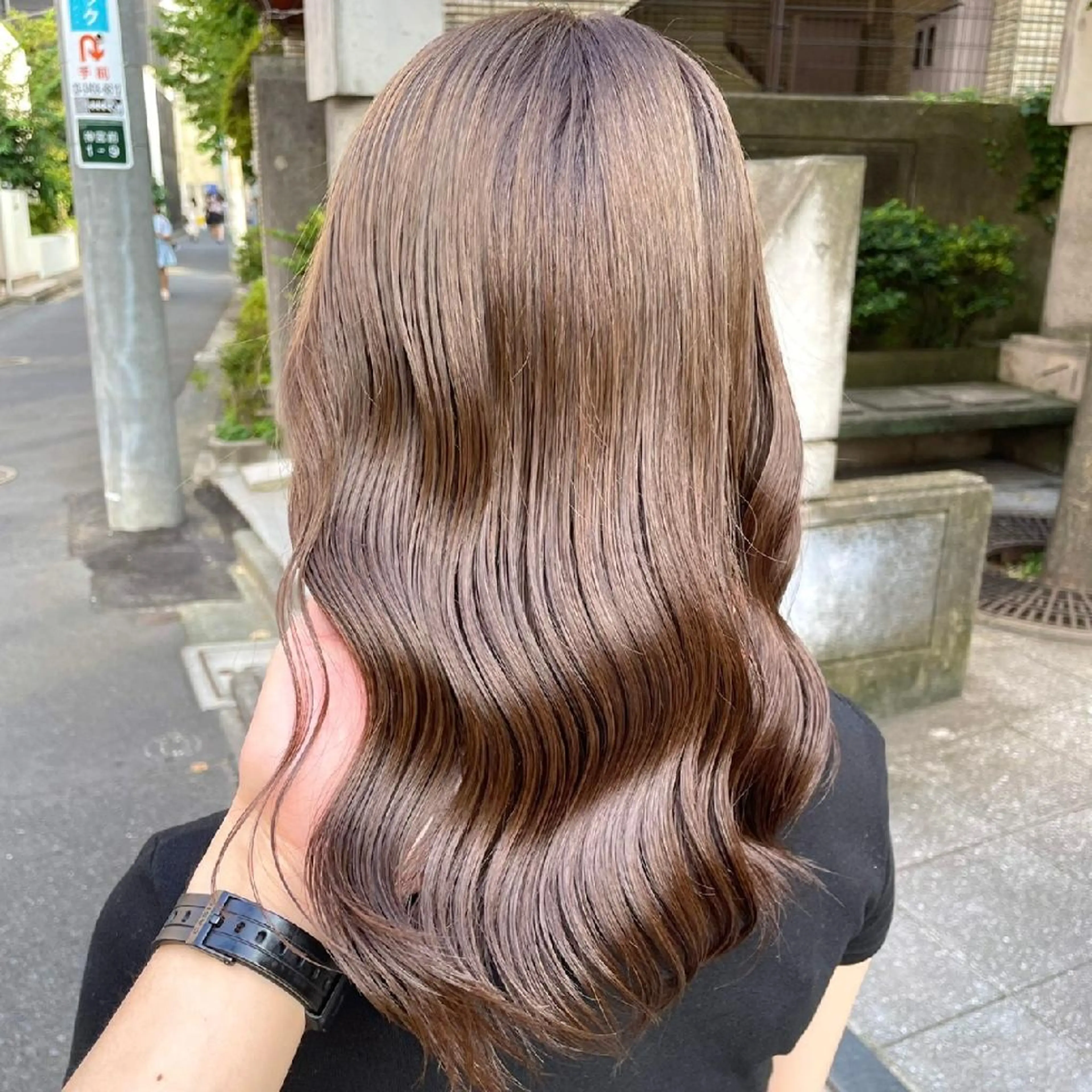 カラー ⭕鏡のような劇艶× 自然なストレート⭕️のヘアスタイル