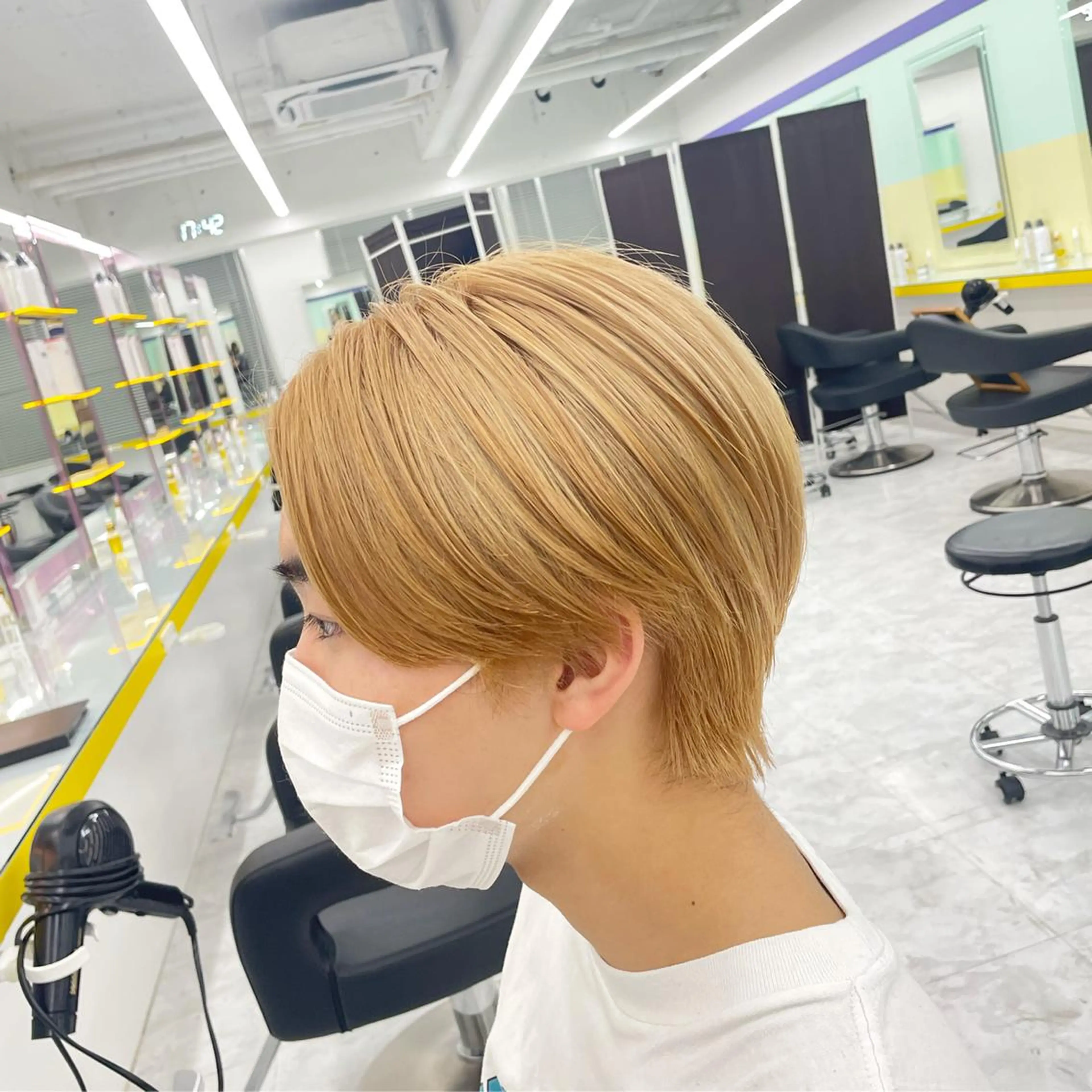 ショート カラー ヘアアレンジ メンズ 顔まわりカット の達人のヘアスタイル