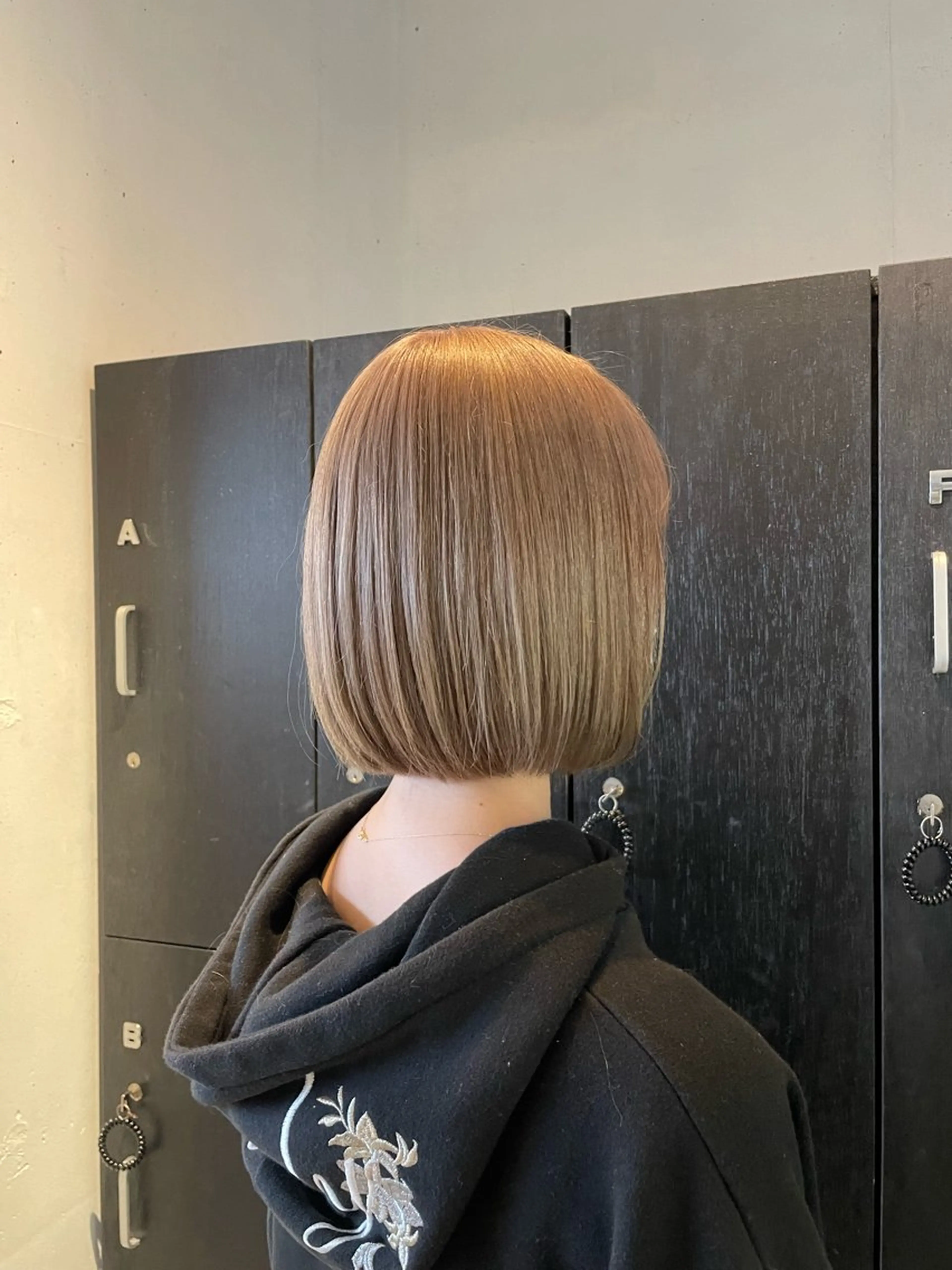 カラー ベージュカラー ミルクティーベージュ ヘアカラー ハイトーンカラー🩵 指名多数💗横山聖奈のヘアスタイル