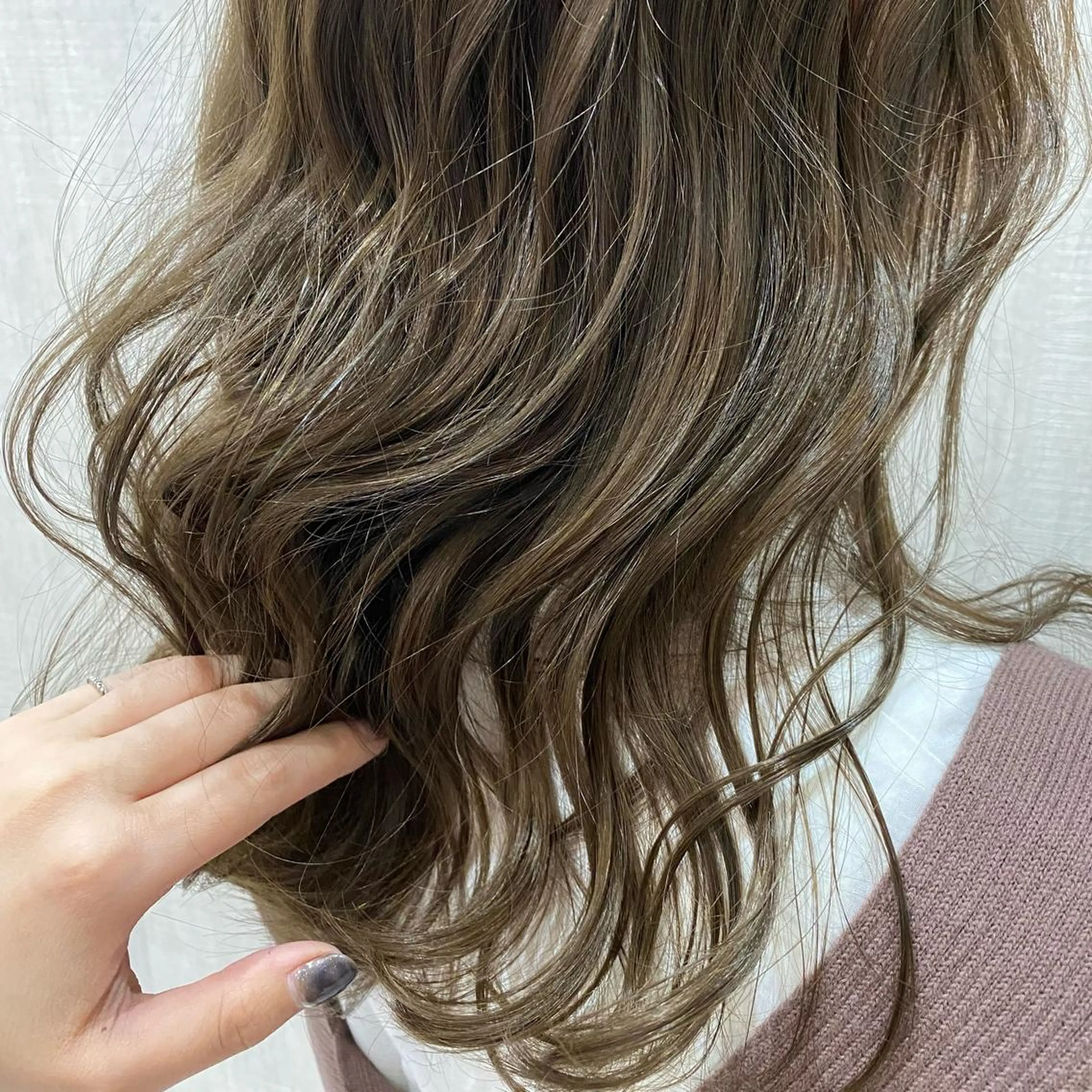 ロング カラー カット ヘアカラー トリートメント 🫧透け感⋆艶髪💎 山口アヤカのヘアスタイル