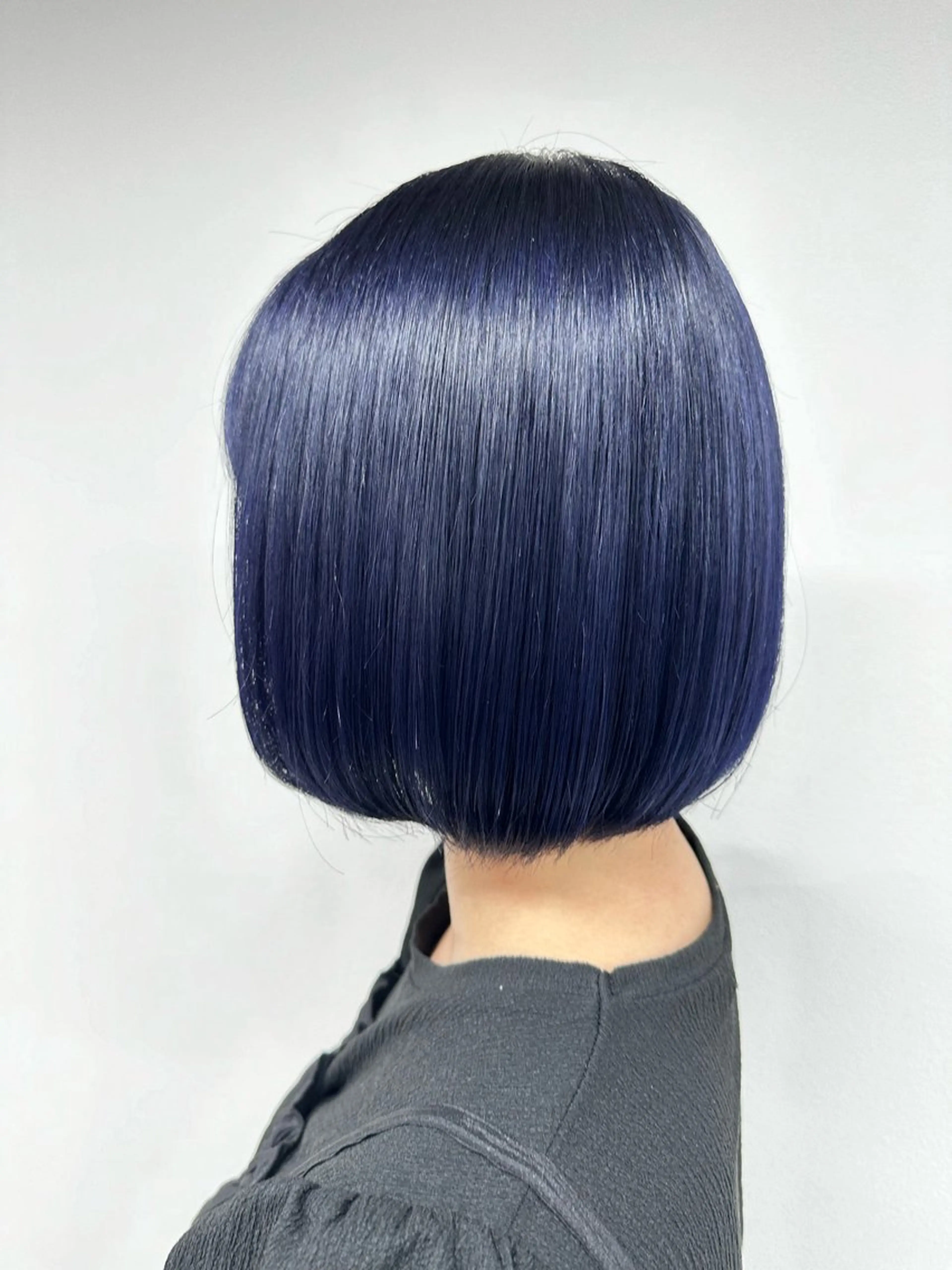 カラー ブロンド ブルーカラー ネイビーカラー ホワイトブロンド 🤍🌿Chisa /透け感ヘア🌿🤍のヘアスタイル