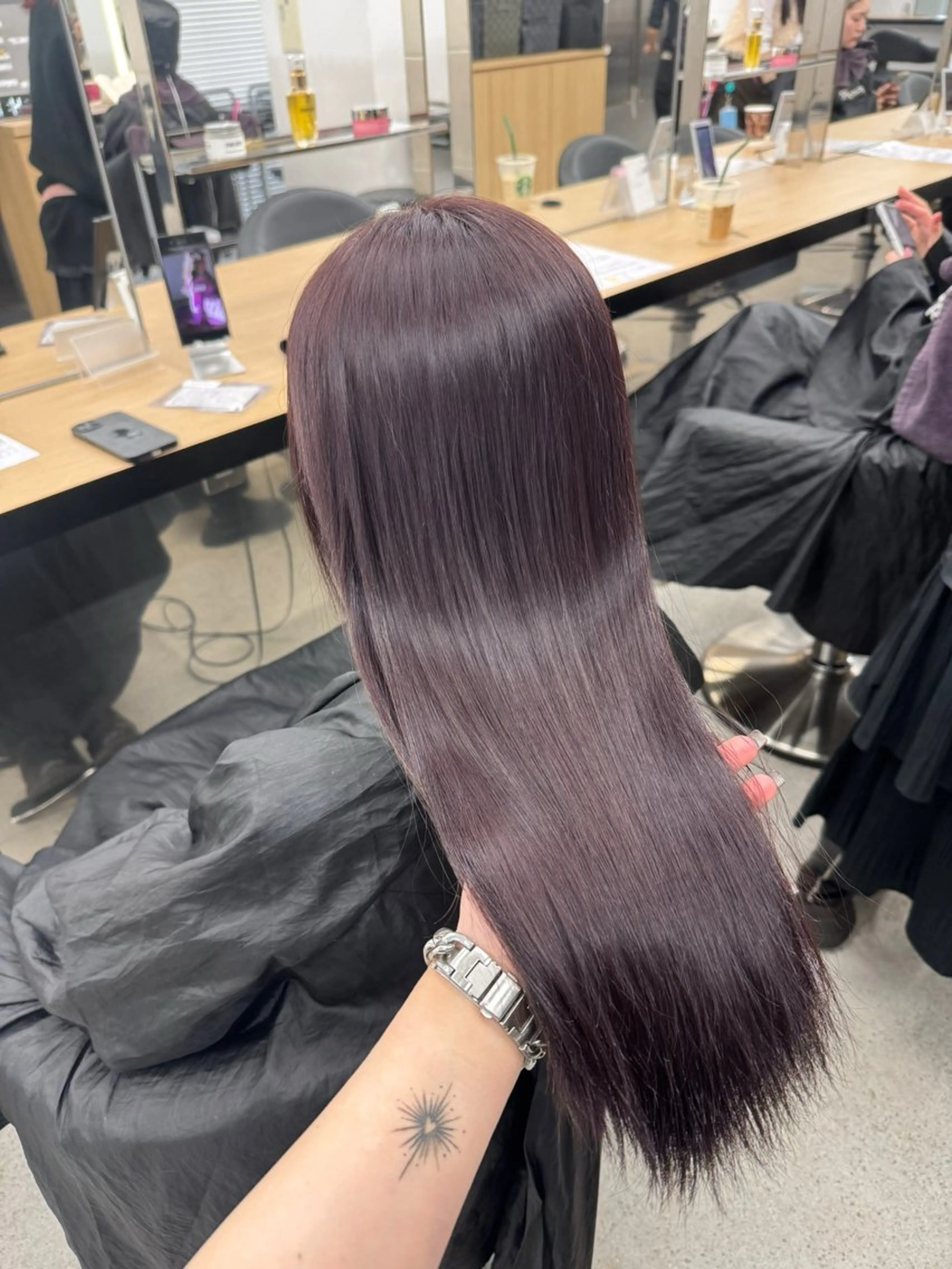 ロング カラー ヘアカラー 暗髪🩶ラベンダー/ ブルー/ユウナ🤍のヘアスタイル