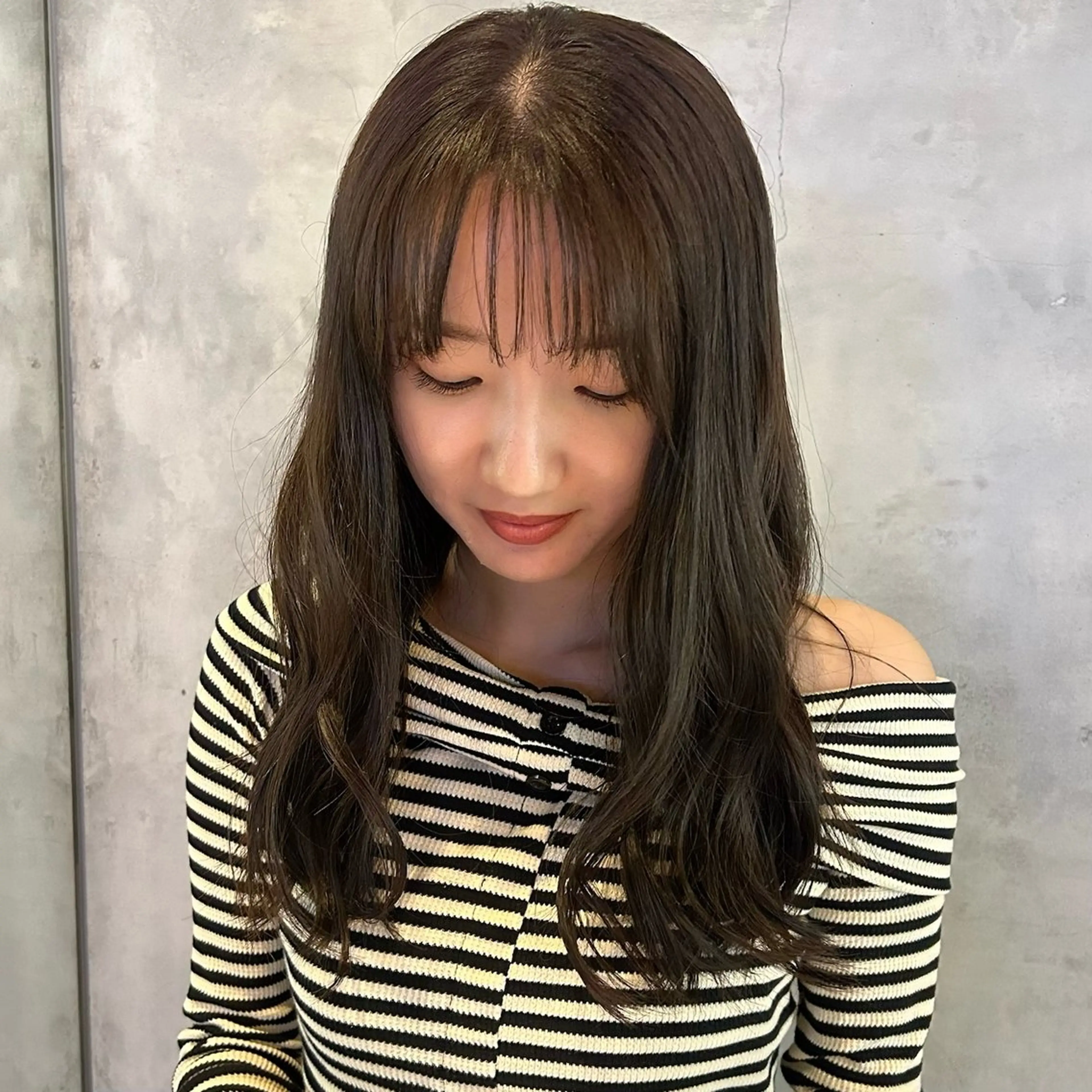 ロング カラー グレージュ オリーブグレージュ オリーブグレー 顔周り/レイヤー/ 透明感/あやか💕のヘアスタイル