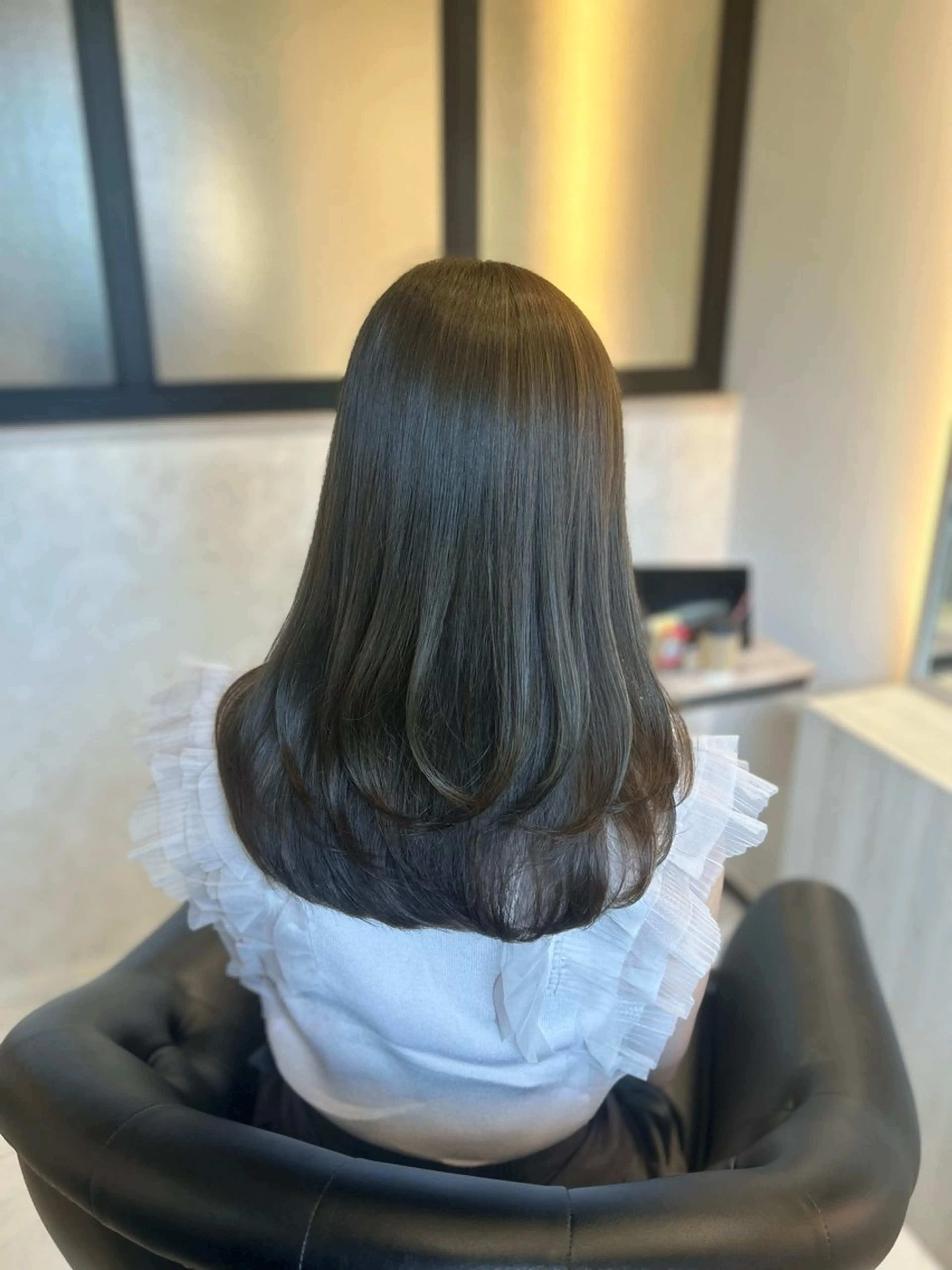 ミディアム カラー カット ヘアカラー トリートメント &chaLme   心斎橋所属・emi/髪質改善/ 韓国風/艶カラーのヘアスタイル