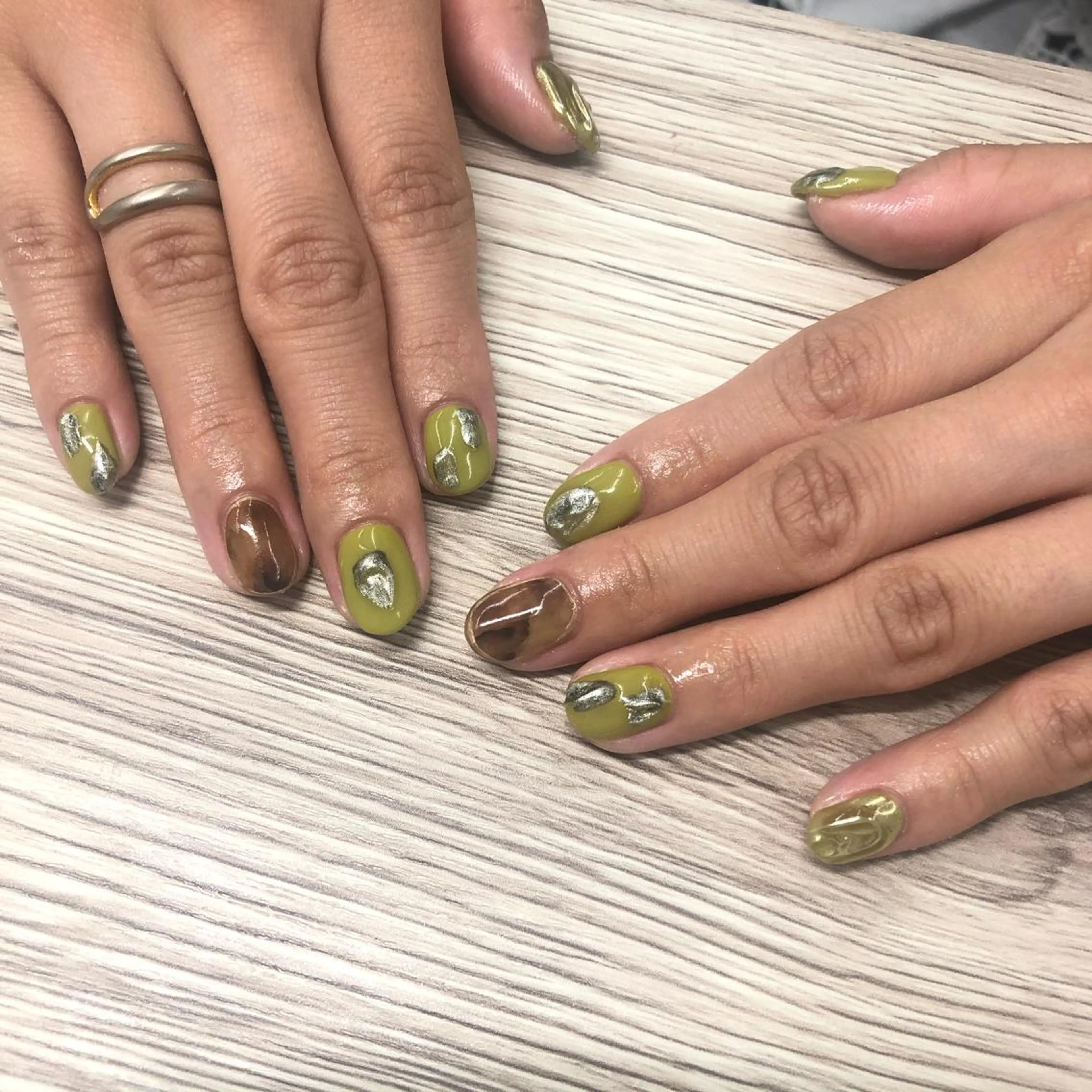 ネイル べっ甲ネイル ピスタチオネイル 🎀AYAKO 🎀中韓ネイルのネイルデザイン