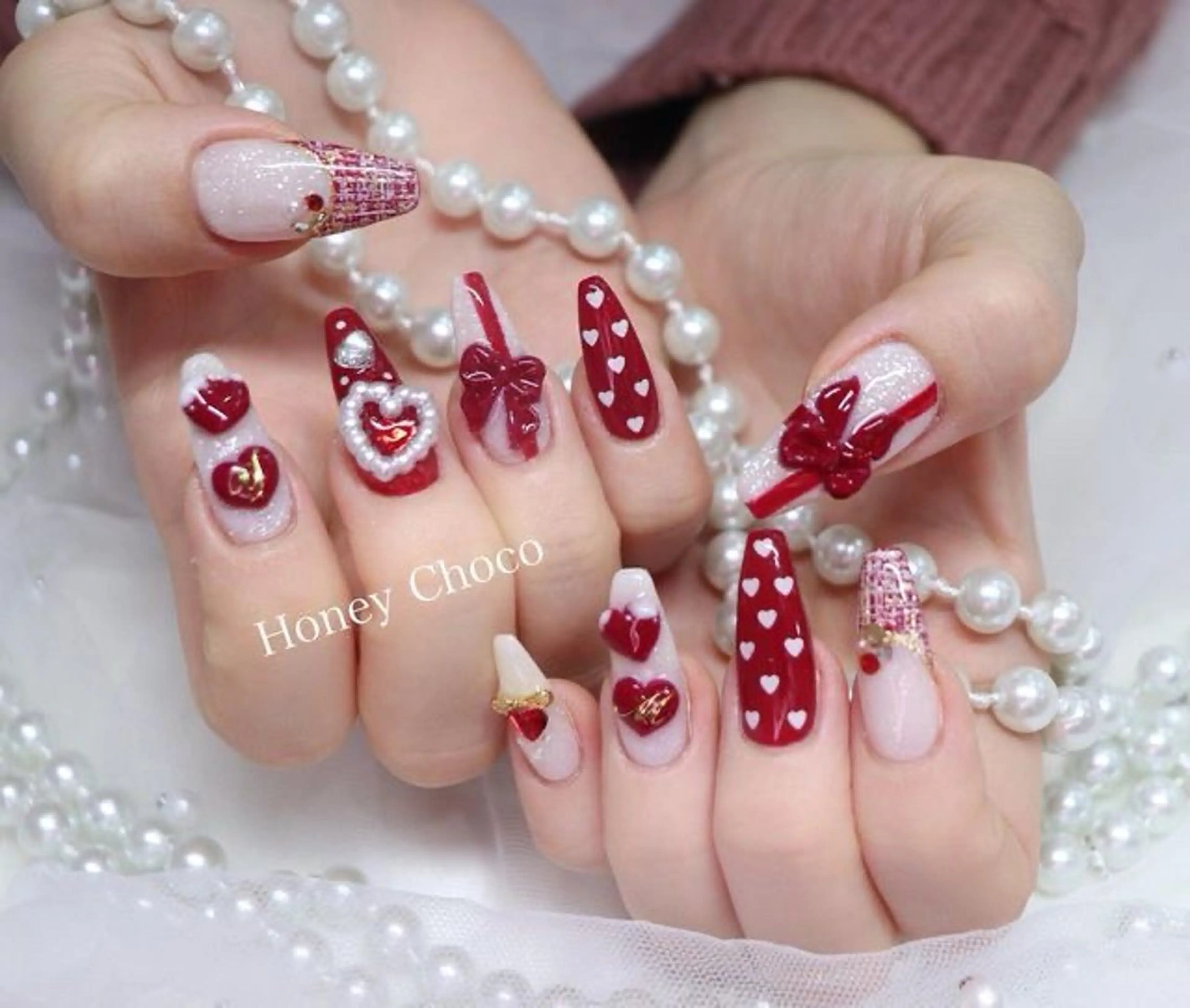 ネイル マグネットネイル ピンク ネイルチップ 冬ネイル クリスマス ハンドネイル Lee Nailsのネイルデザイン