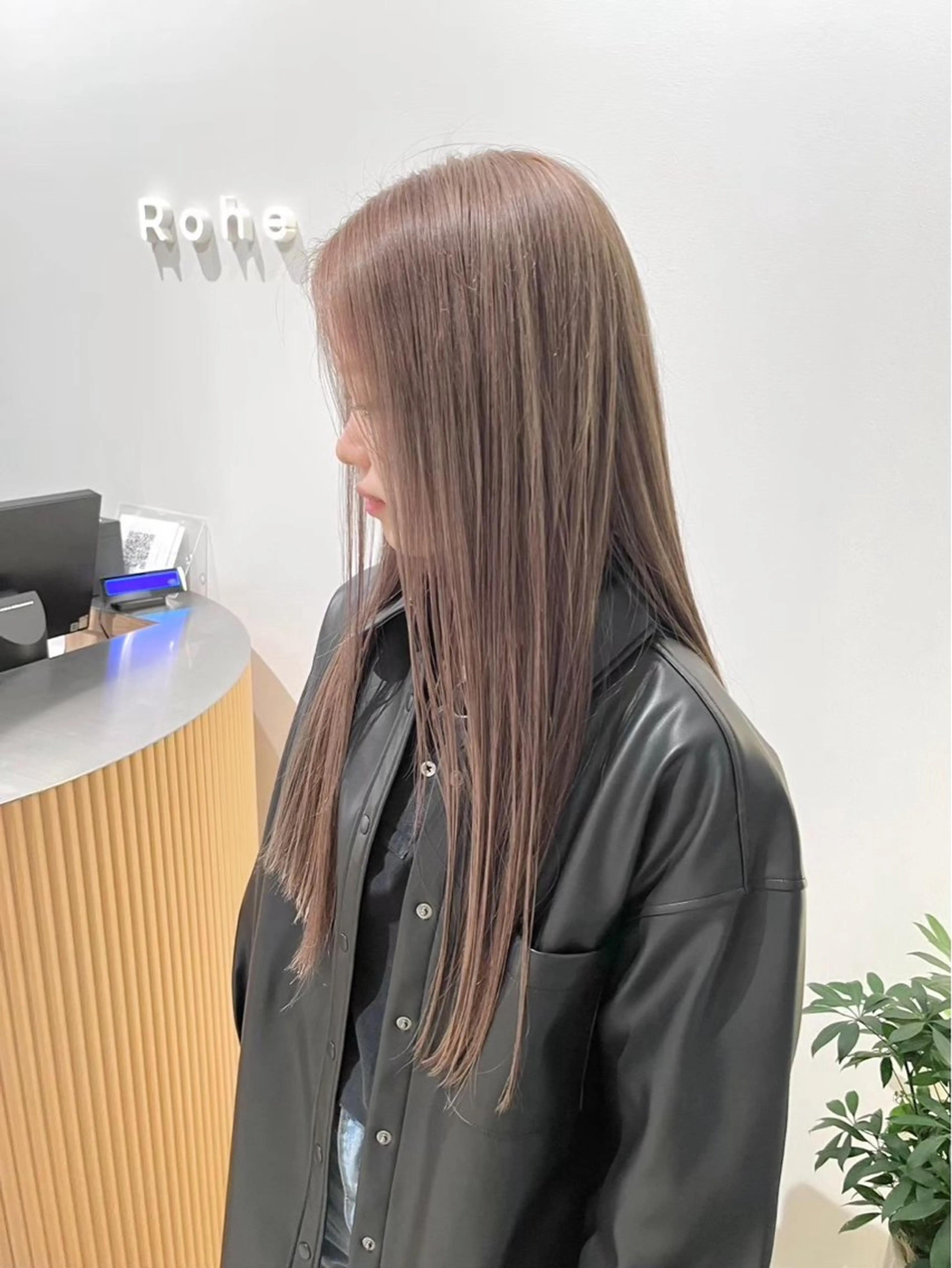 ロング カラー ヘアカラー Kurt by deco所属・hana /ハイトーンカラーのヘアスタイル