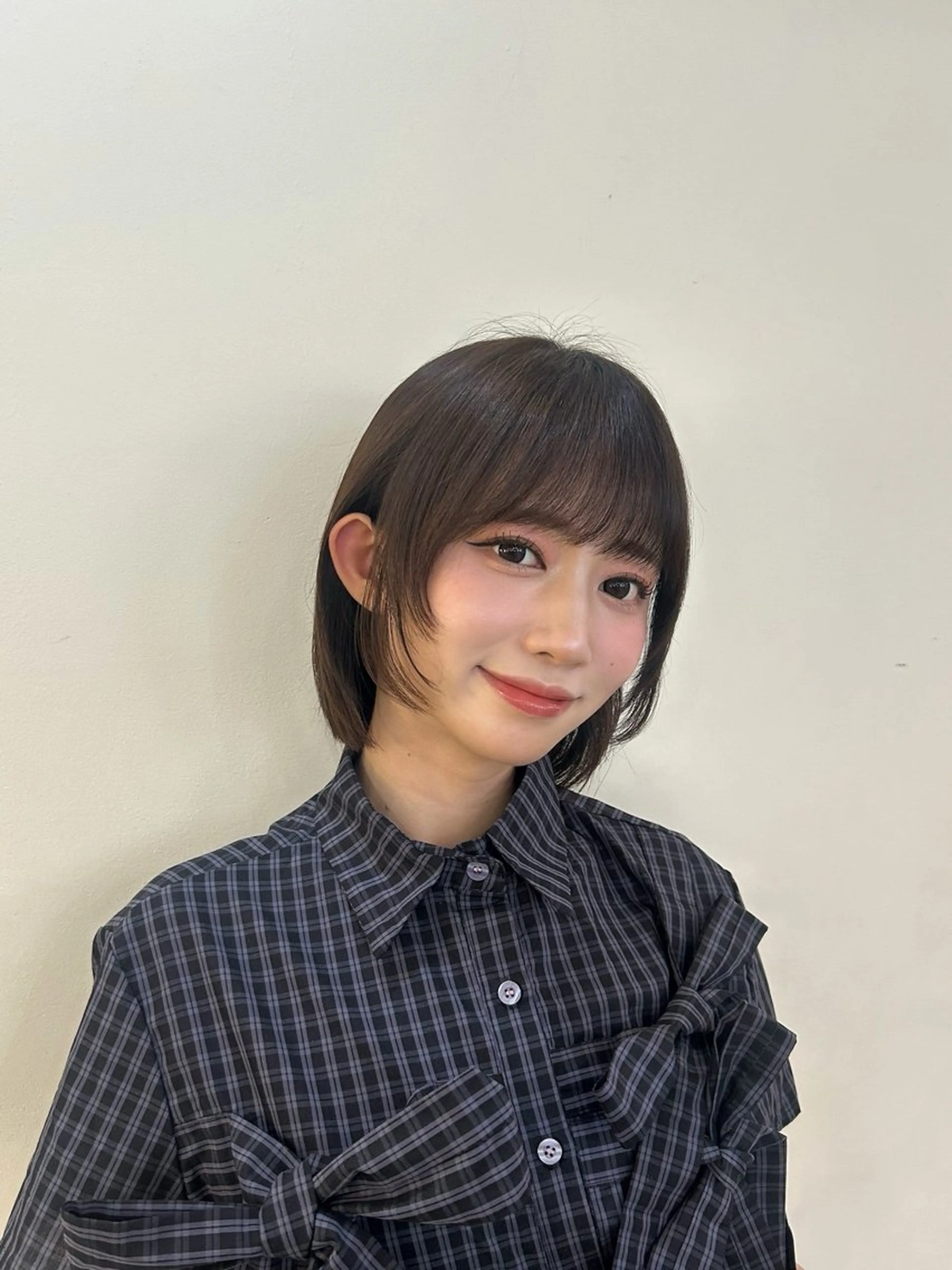 ショート カラー レイヤー/ボブ/透明 感カラー/佐藤奈由のヘアスタイル