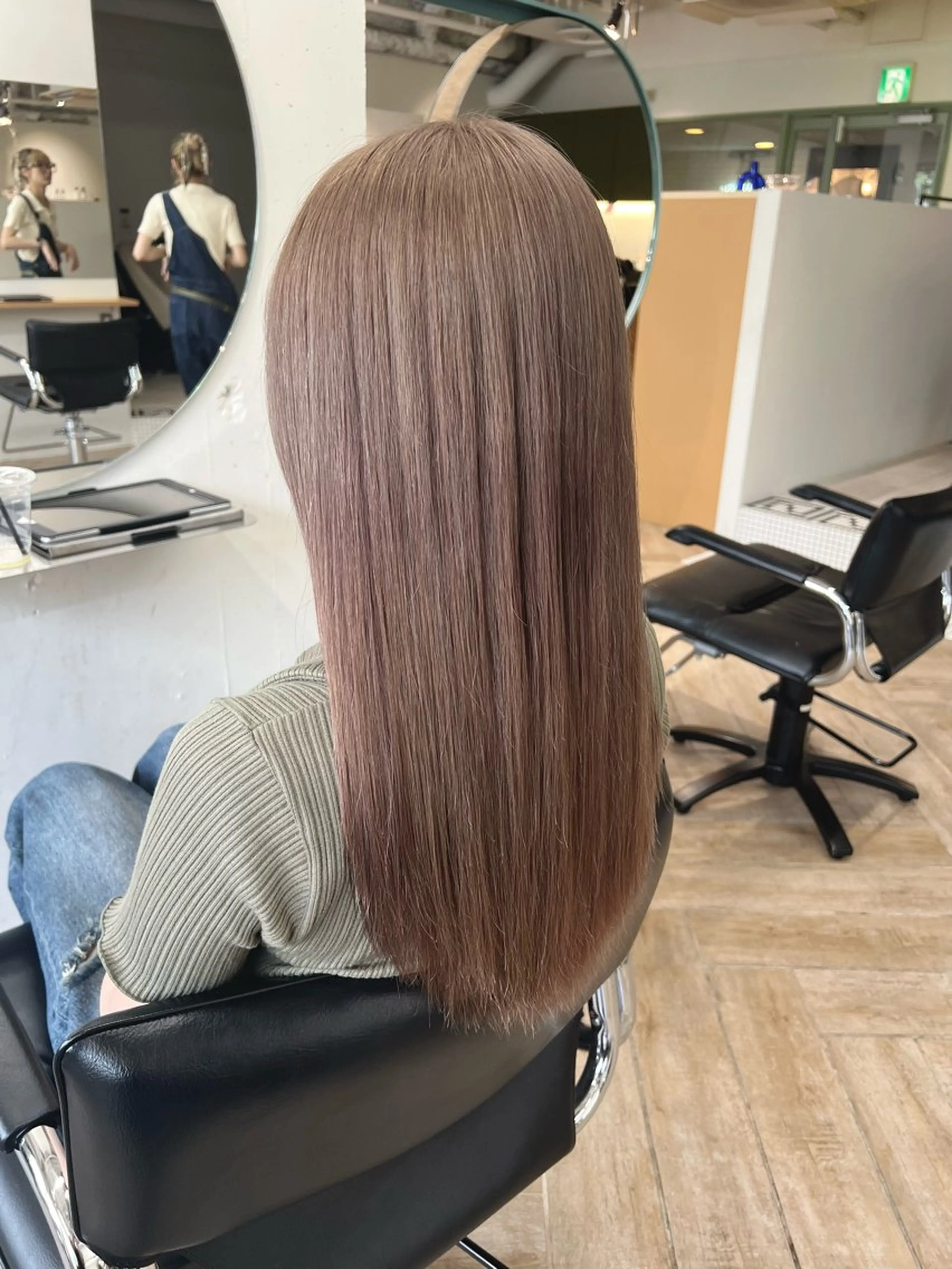 ロング カラー ブリーチ ヘアカラー トリートメント ベージュ/髪質改善 新潟/万代/井上佑のヘアスタイル