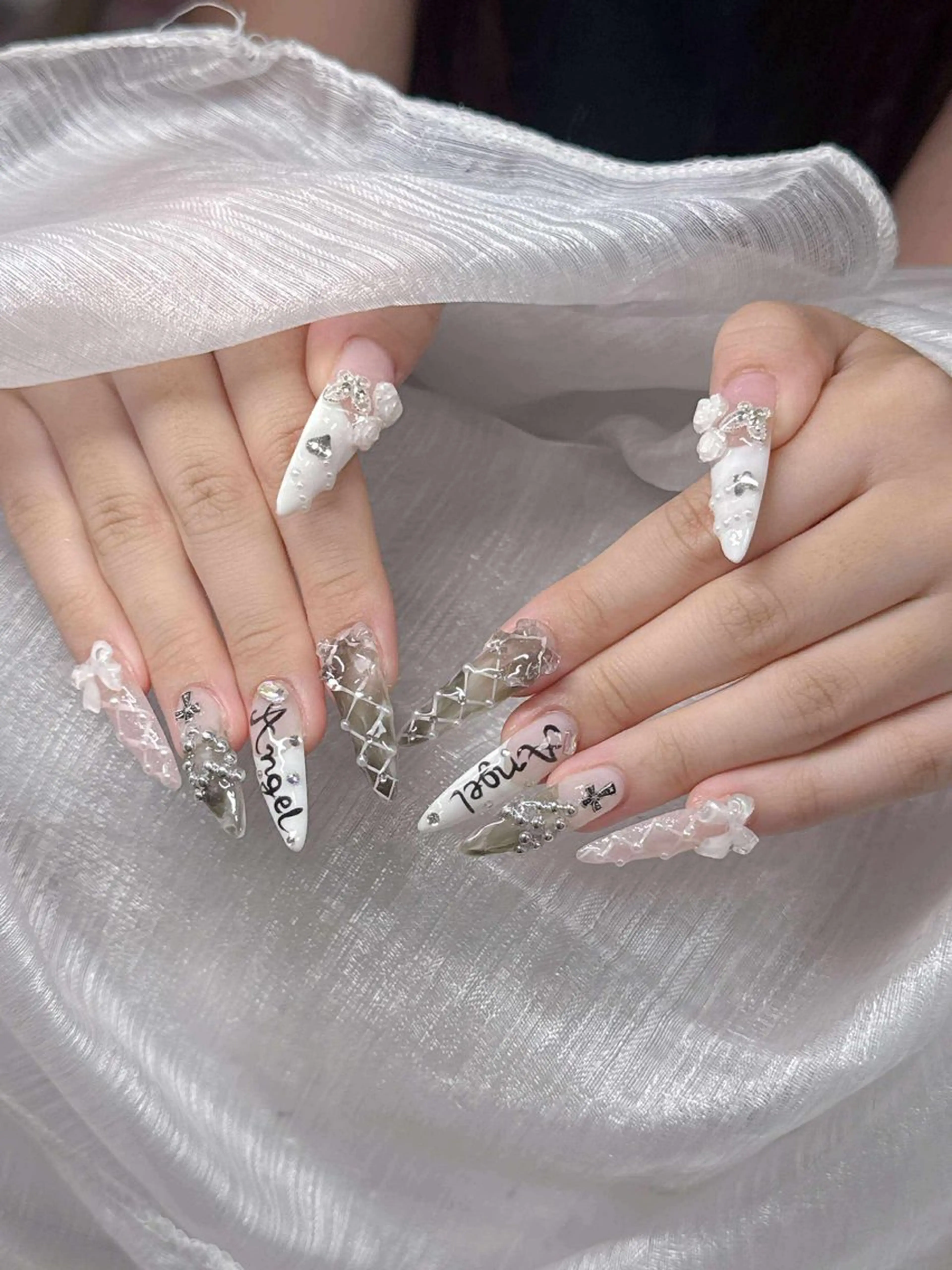 ネイル ハンドネイル Lee Nailsのネイルデザイン