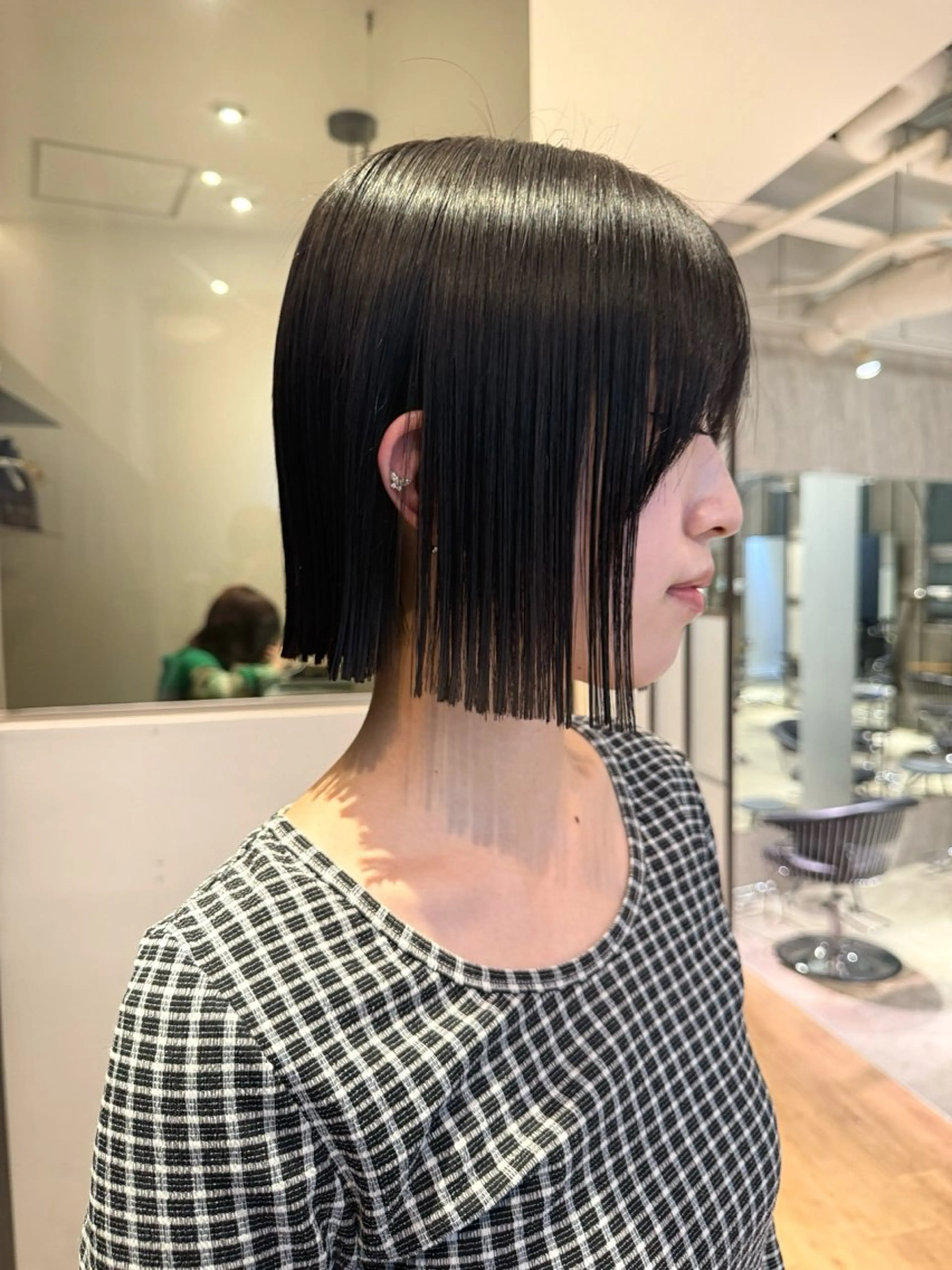 ミディアム 切りっぱなしボブ ボブ カット 縮毛矯正 須藤　優真 レイヤーボブ　ウルフのヘアスタイル