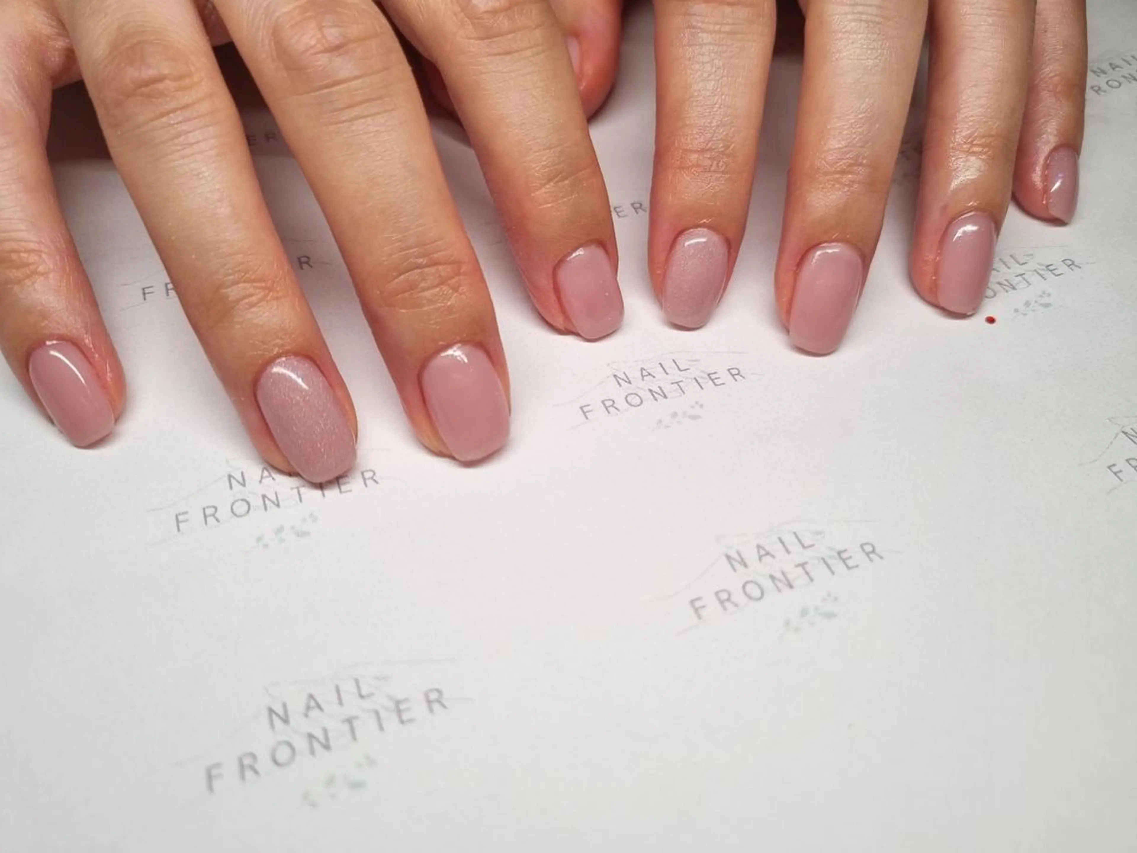 ネイル アートネイル マグネットネイル ワンカラーネイル 吉祥寺🌟 ネイルフロンティアのネイルデザイン