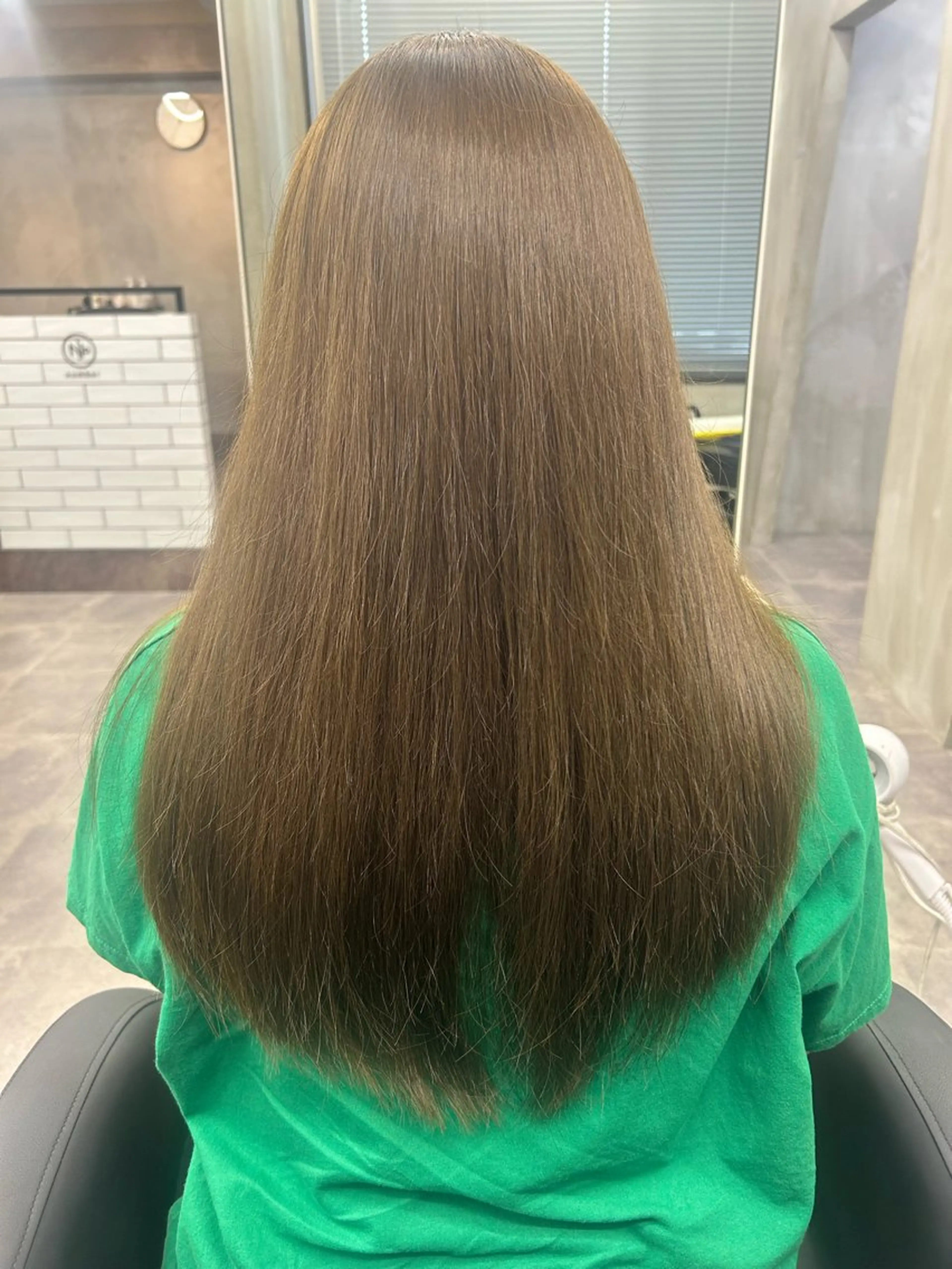 ロング カラー オリーブカラー ヘアカラー トリートメント M CHIHIROのヘアスタイル