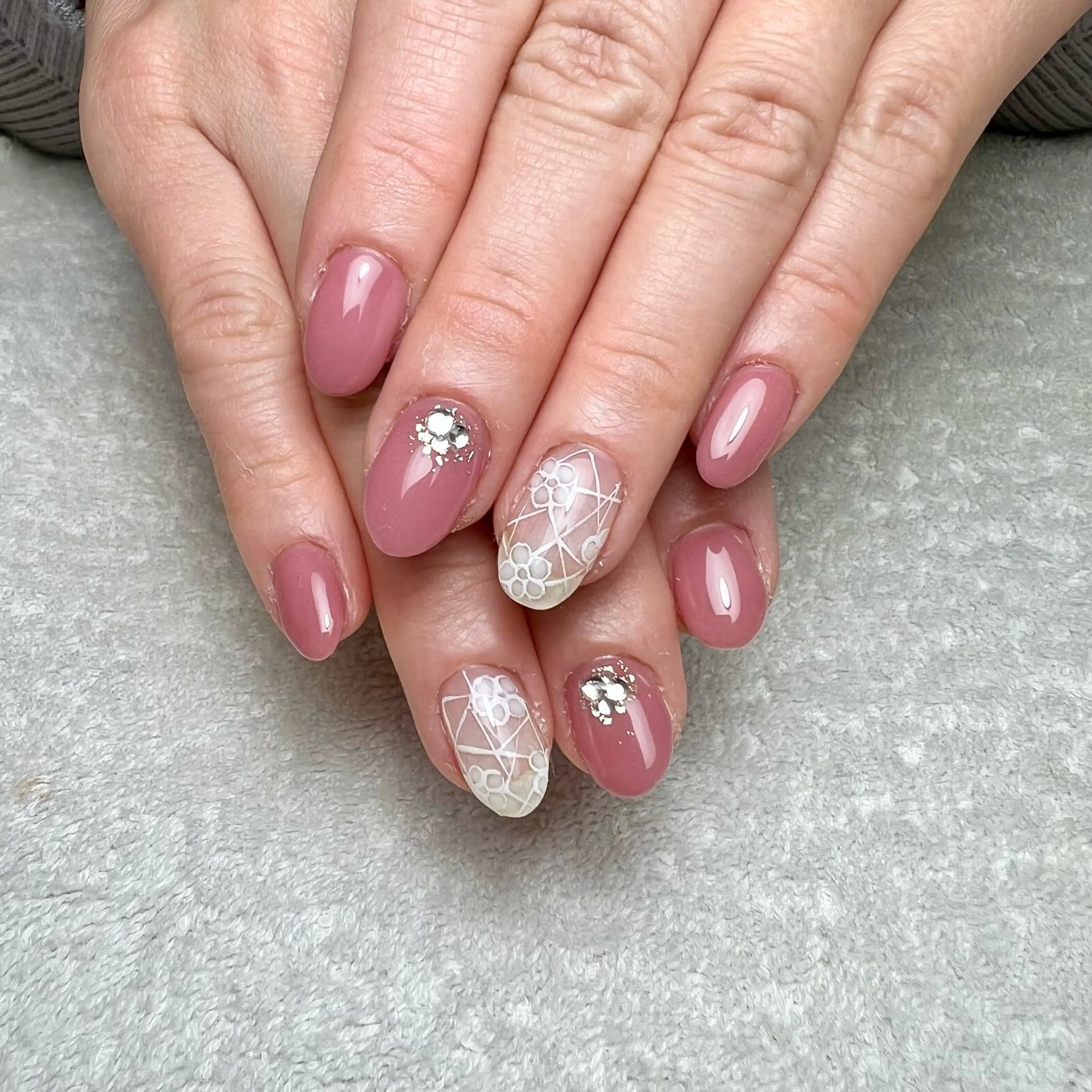 ネイル フラワーネイル レース 春ネイル ハンドネイル COCO+所属・COCO +のエステ・リラクイメージ