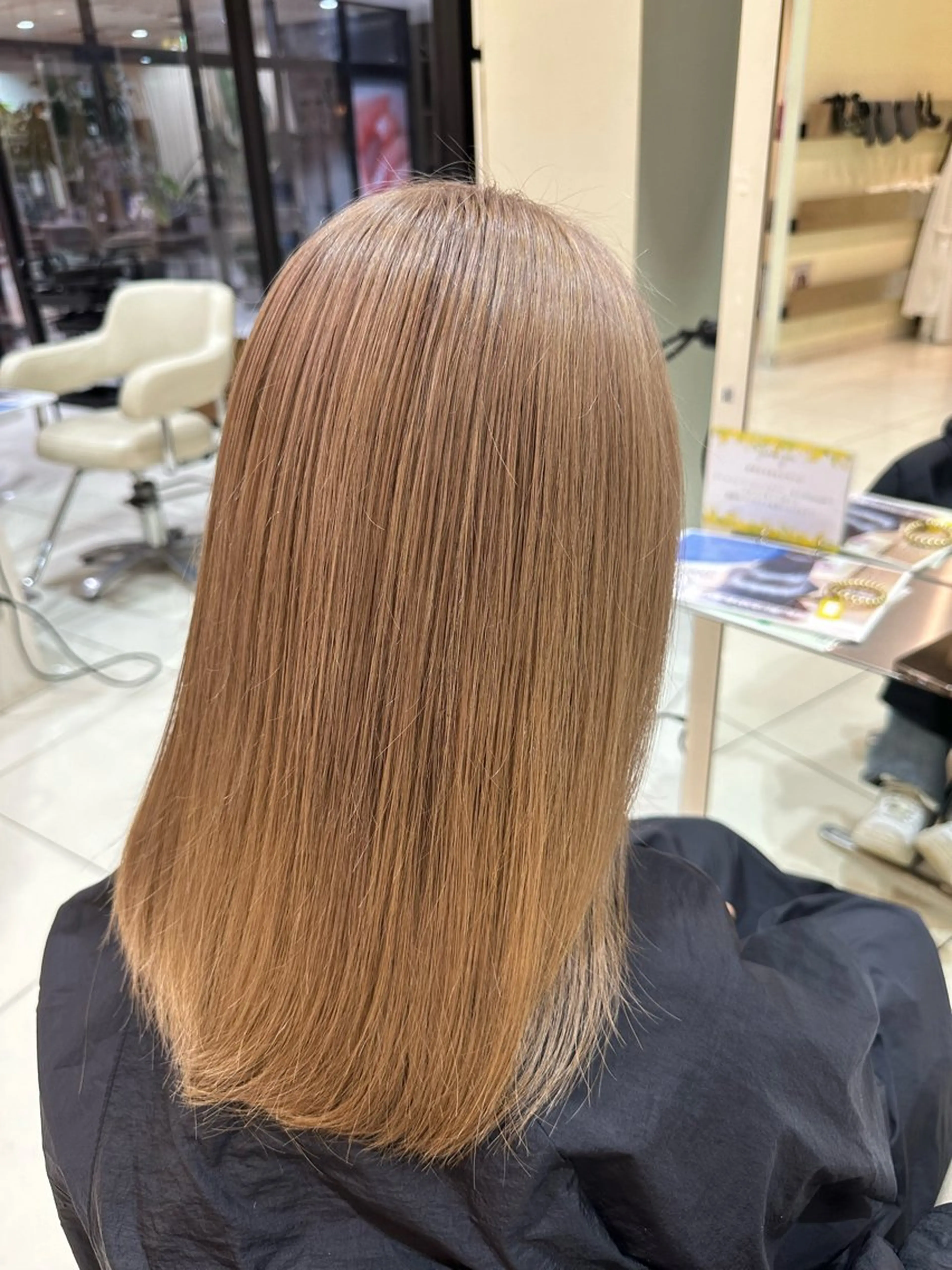 セミロング カラー ハイトーン/ブリーチ Nozomiのヘアスタイル