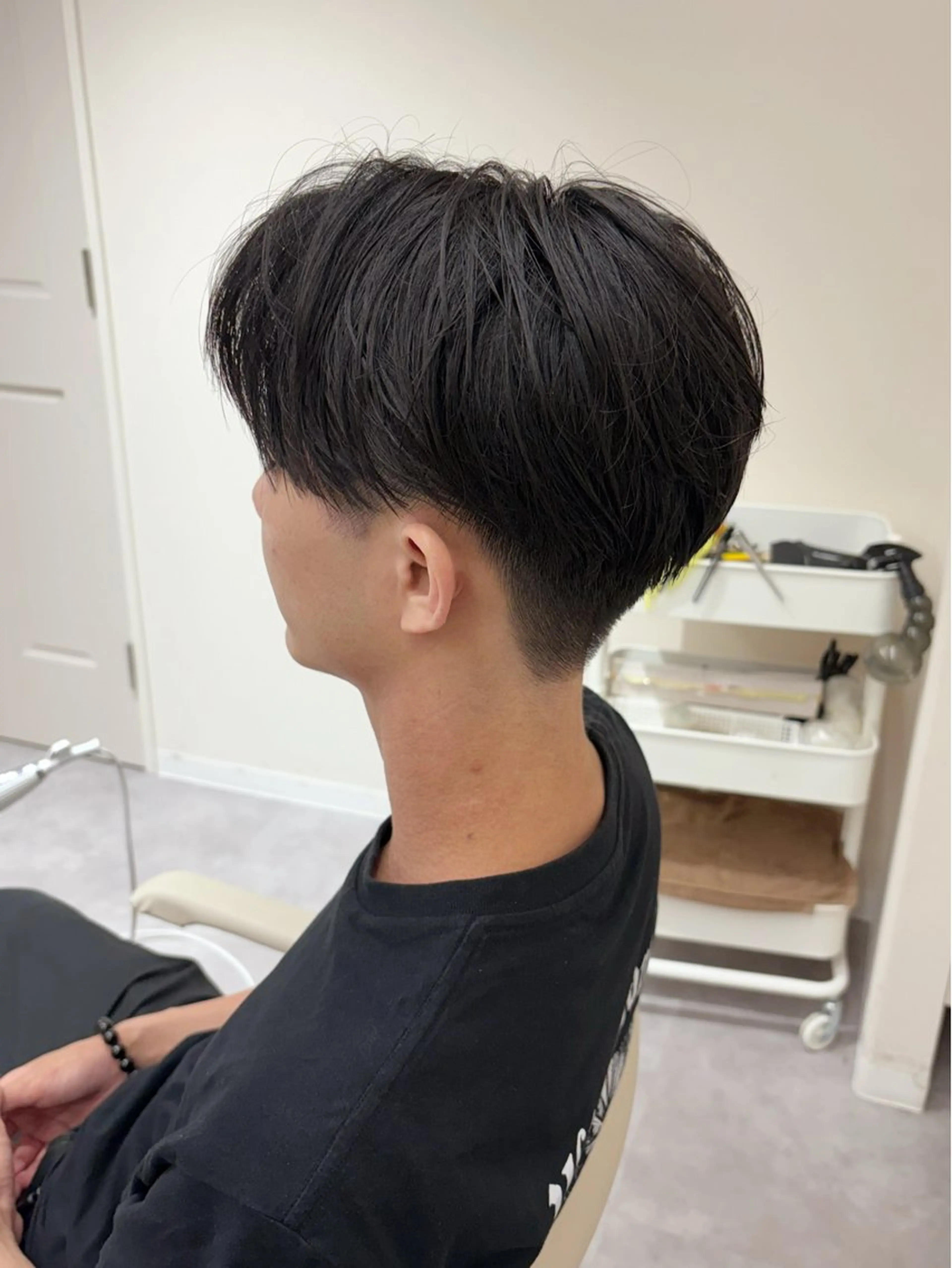 メンズ センターパート フェードカット フェザーパーマ マッシュ メンズパーマ カット 増渕 駿介のヘアスタイル