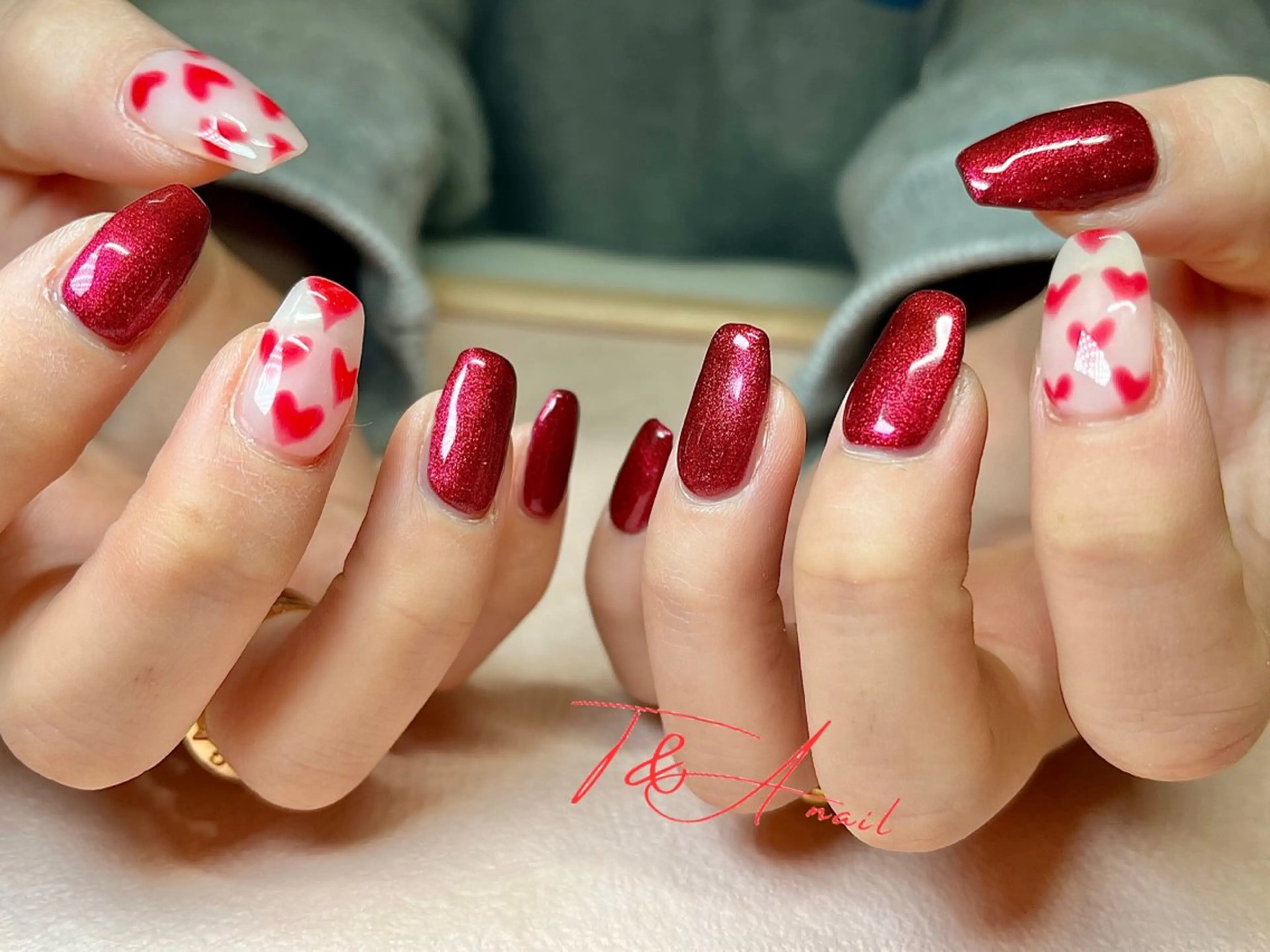 ネイル ジェルネイル ハート ロングネイル 赤色 スカルプネイル ハンドネイル T&A nailのネイルデザイン