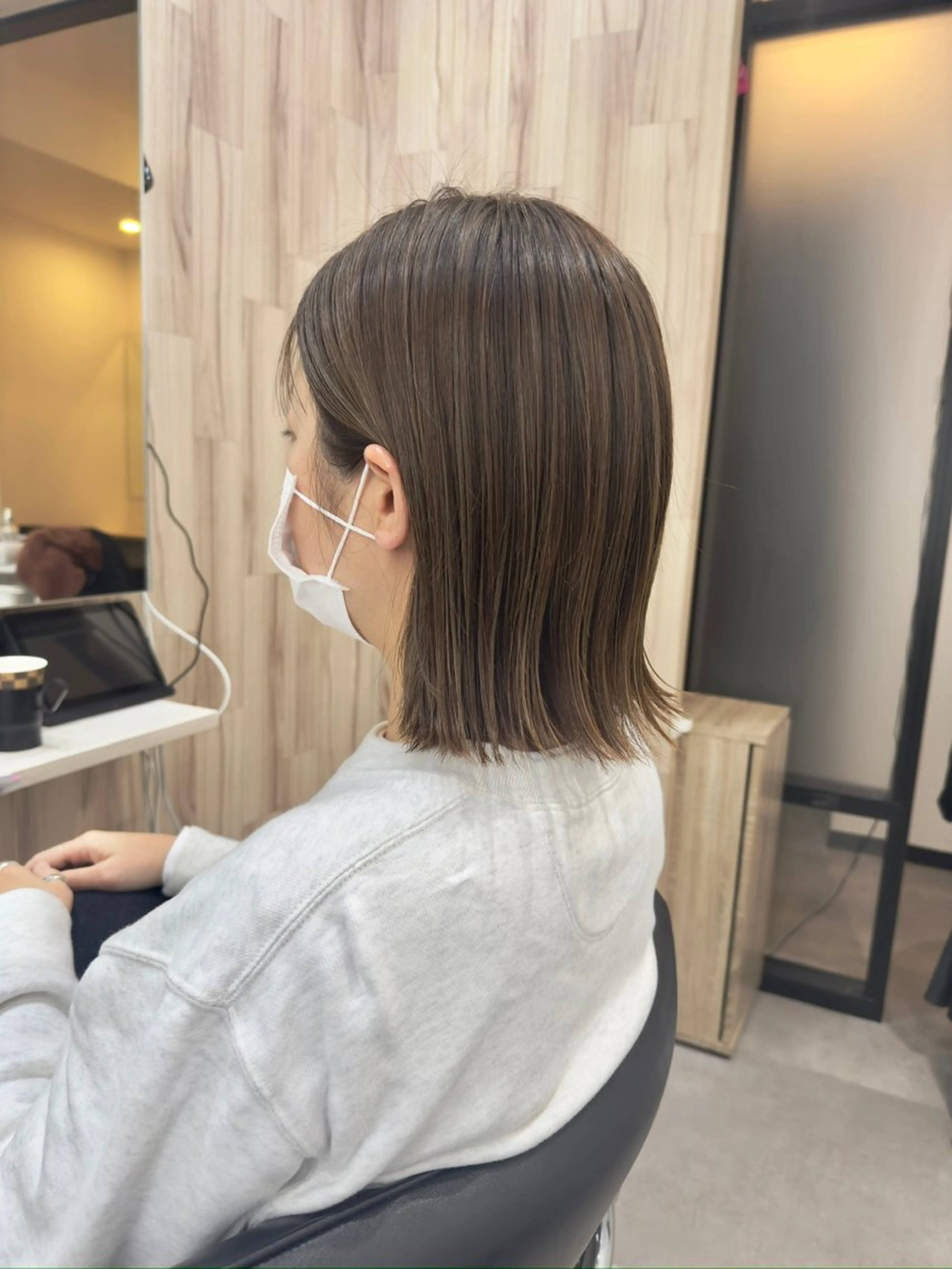 ミディアム ハイライト 白髪ぼかし脱白髪染め kaminowaのヘアスタイル