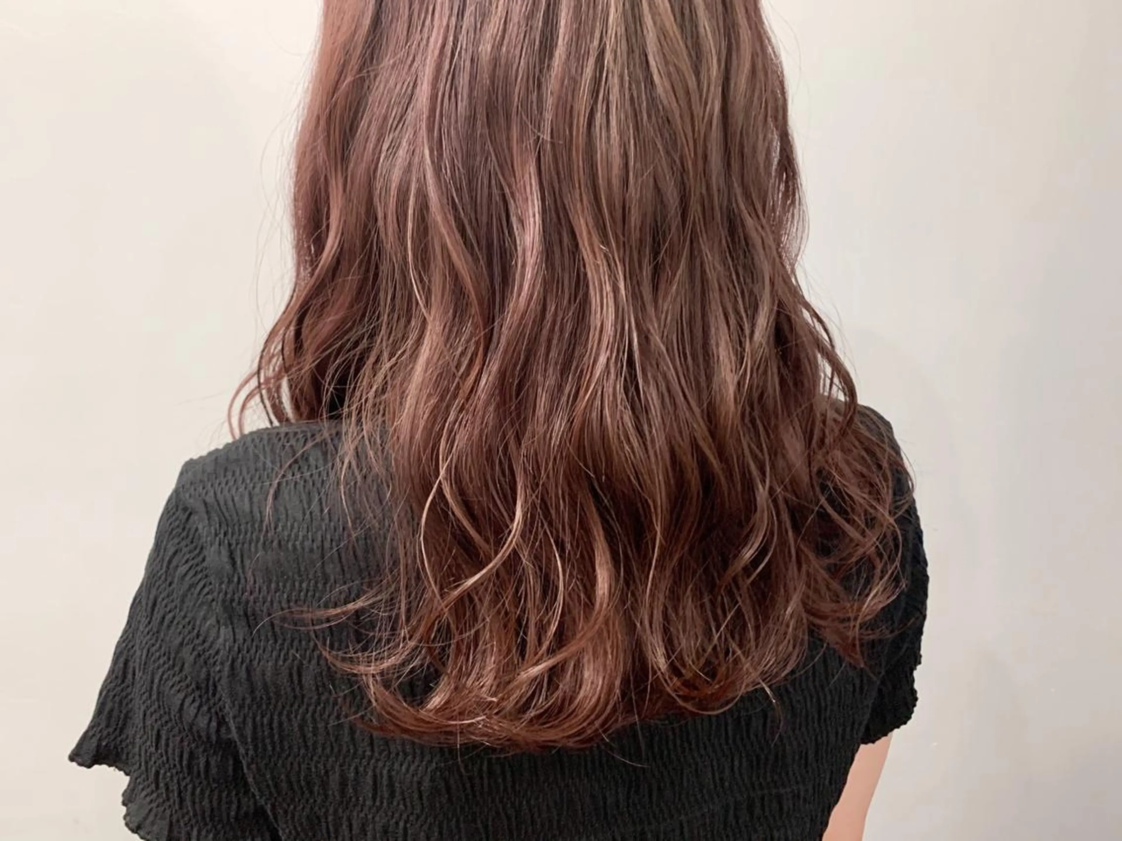 セミロング 舘谷 愛莉のヘアスタイル