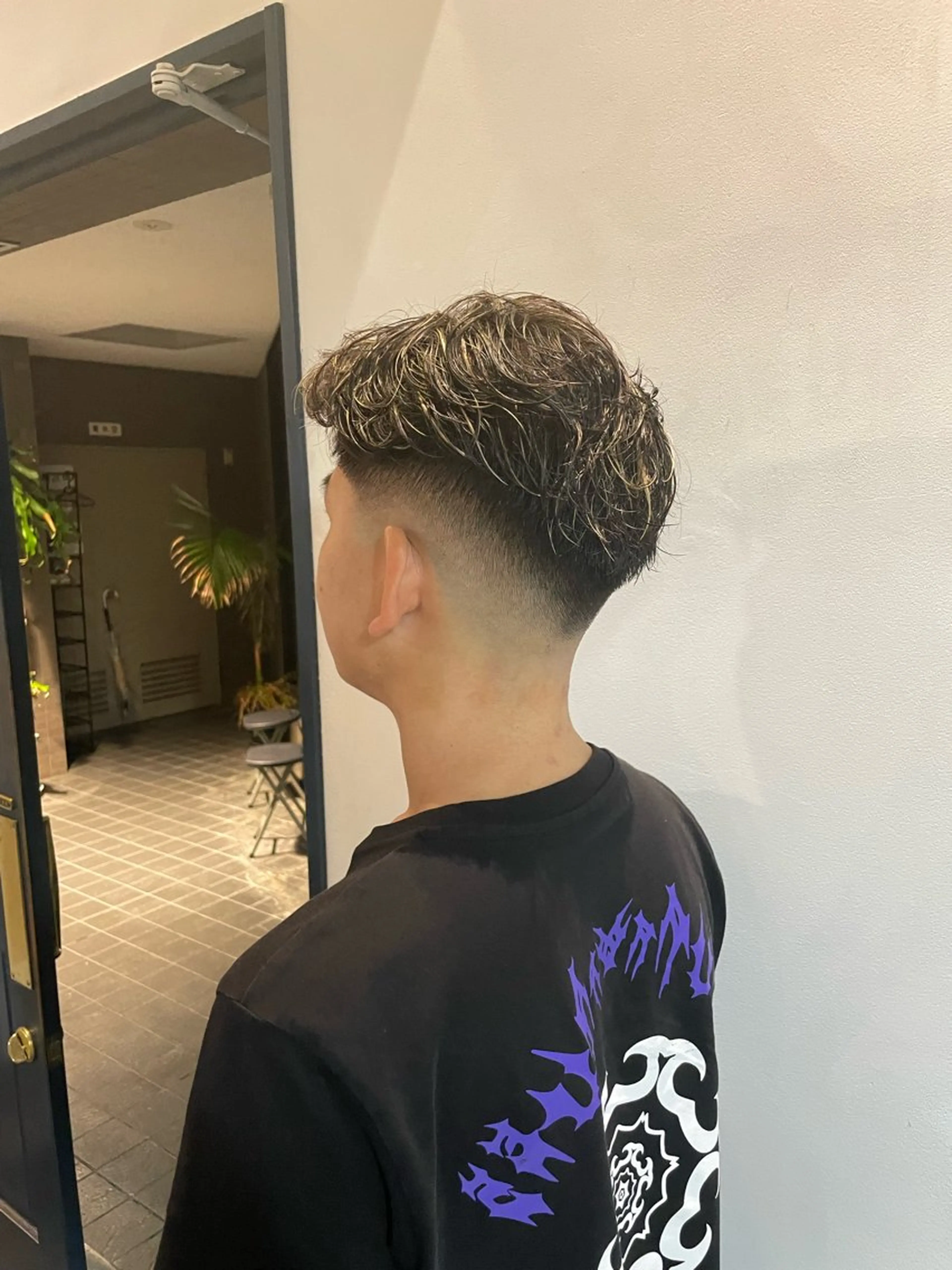 ショート カラー パーマ メンズ メンズブリーチ フェードカット メンズハイライト メンズメッシュ メンズパーマ sweetroom茅ヶ崎南口店所属・∮フェードスタイル∮ 加藤嘉陛のヘアスタイル