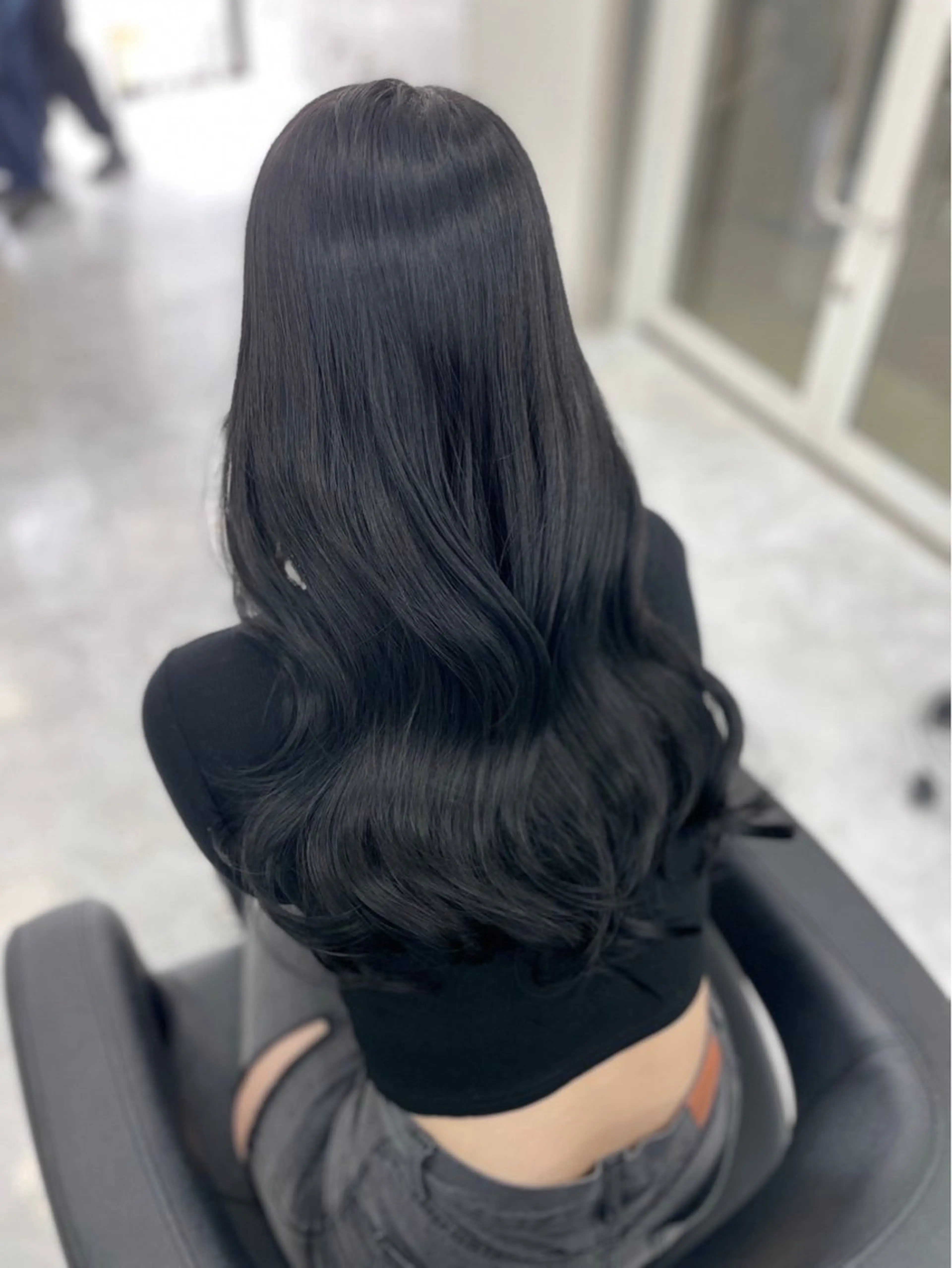 ロング カラー ヘアアレンジ 黒髪 ブルーカラー ブルーブラック 透明感カラー モテ髪💕ハイトーン ベージュ yuriaのヘアスタイル