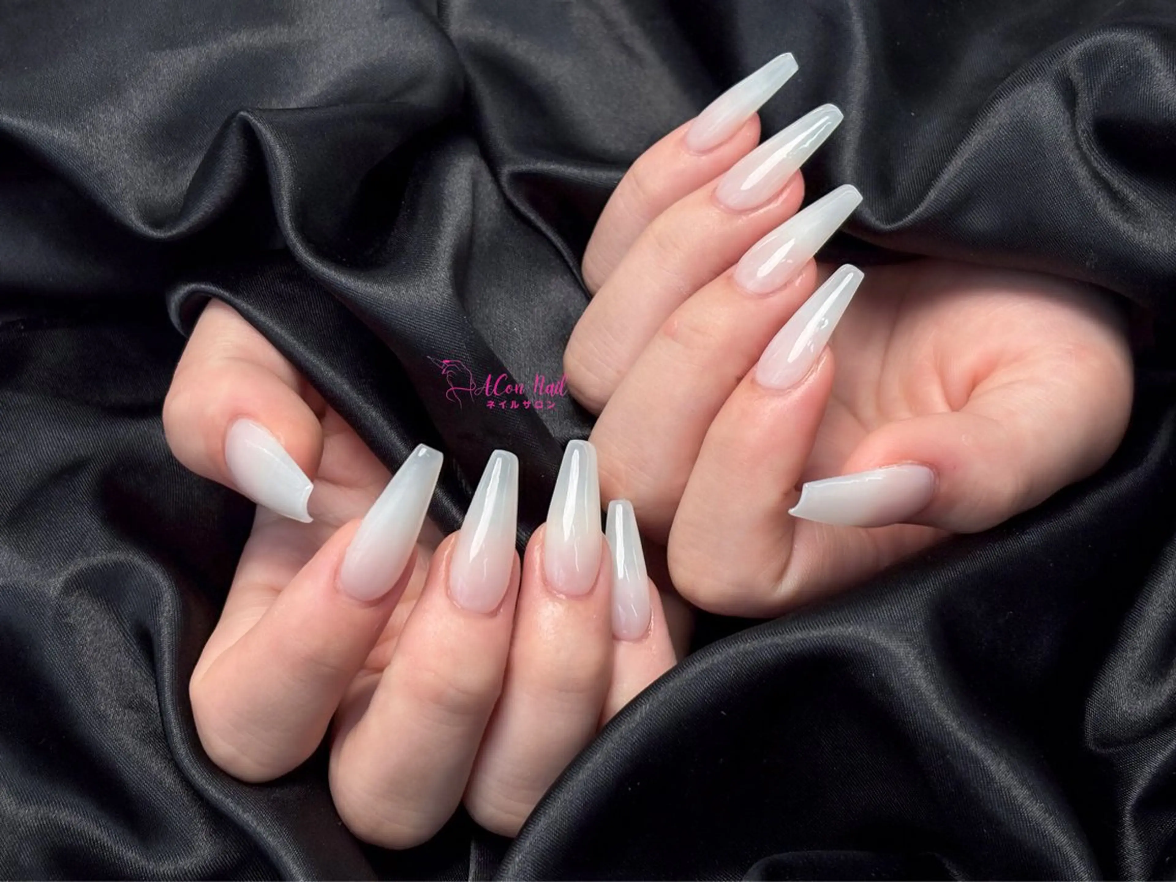 ネイル 桜ネイル 長さ出し フラワーネイル フレンチネイル ジェルネイル ハンドネイル AConNailSalon所属・ACon NailSalonのネイルデザイン