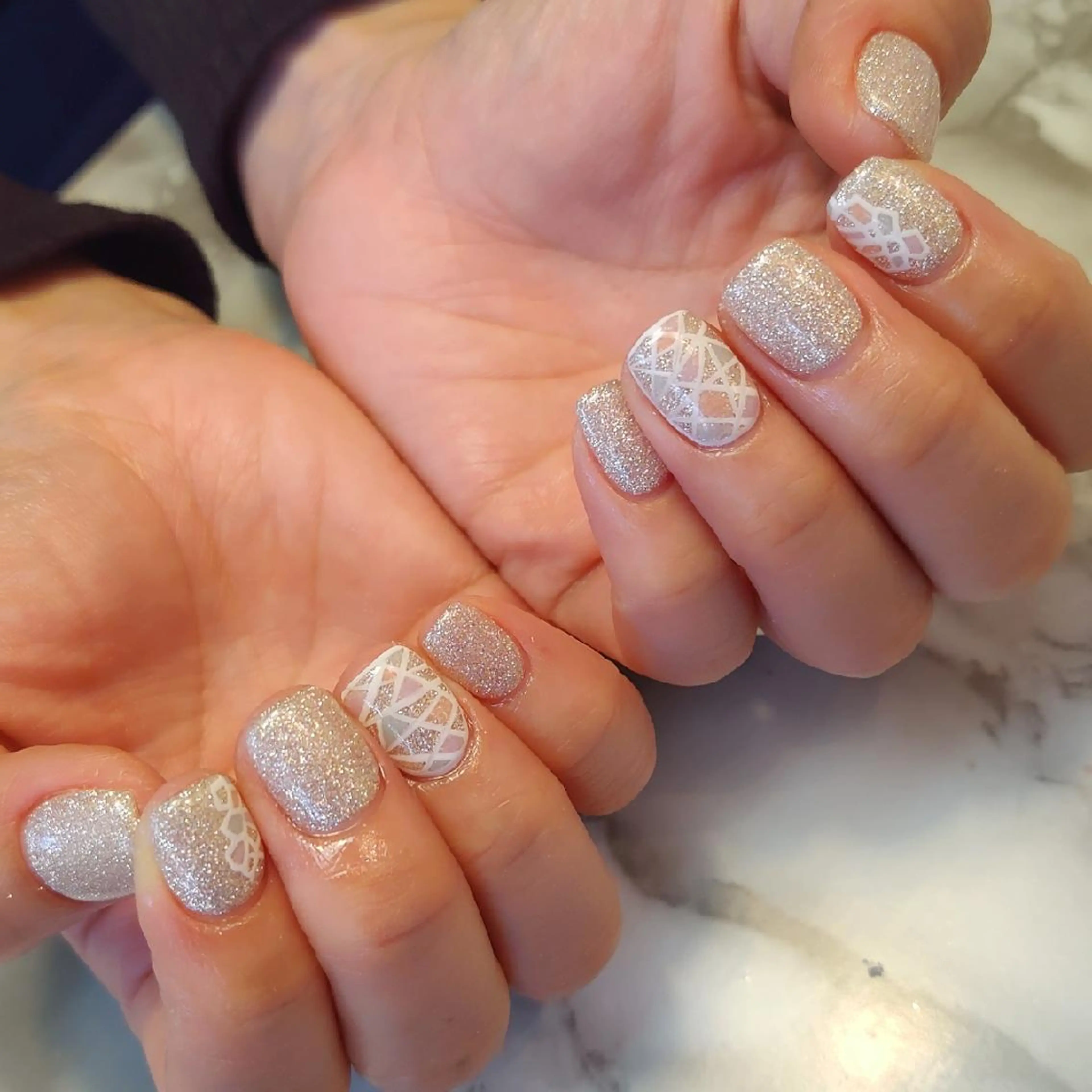 ネイル ジェヌインネイル 河内のネイルデザイン