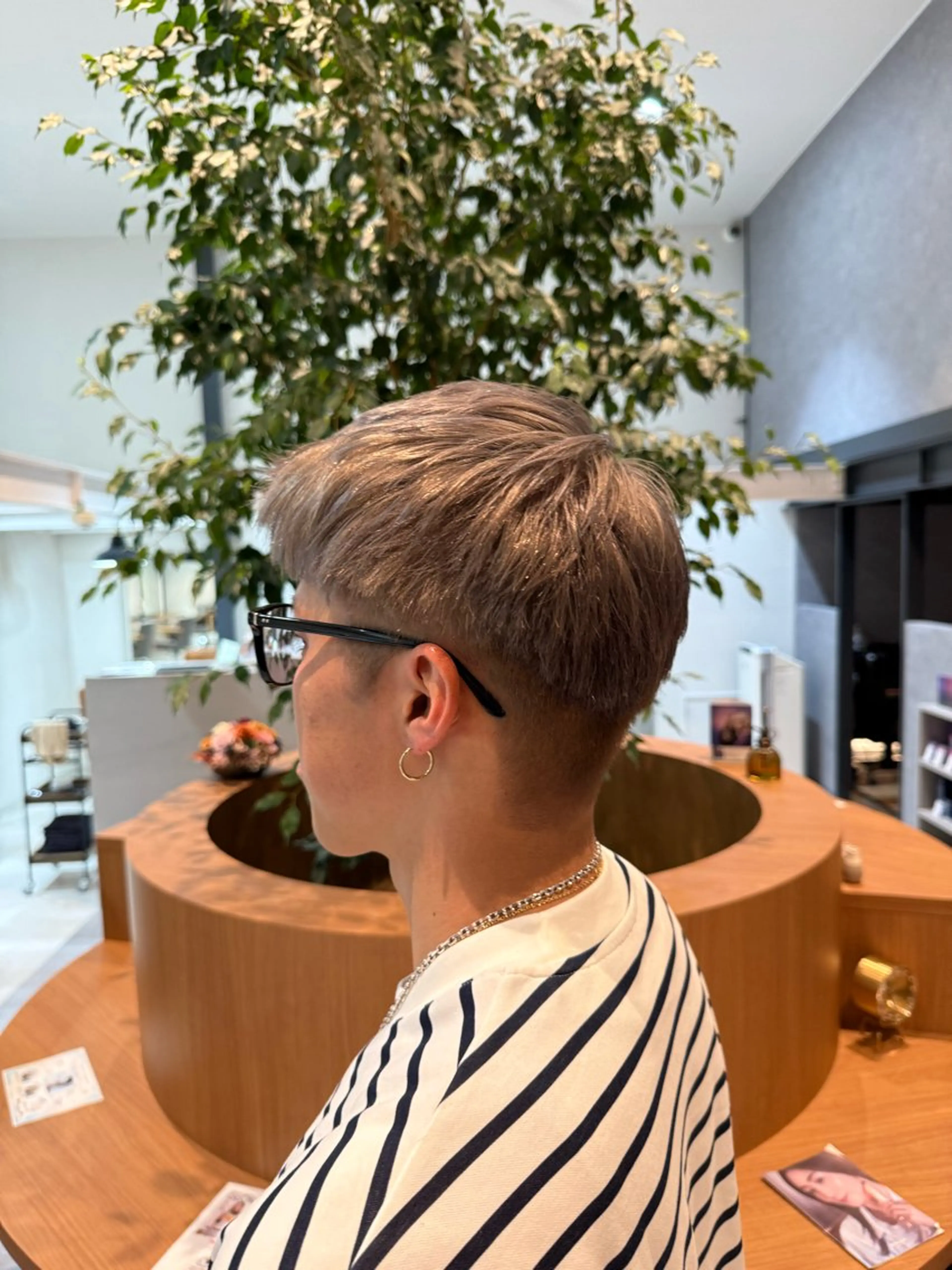 ショート カラー メンズ シルバー ショートヘア カット ヘアカラー ayaka |トレンドヘアのヘアスタイル